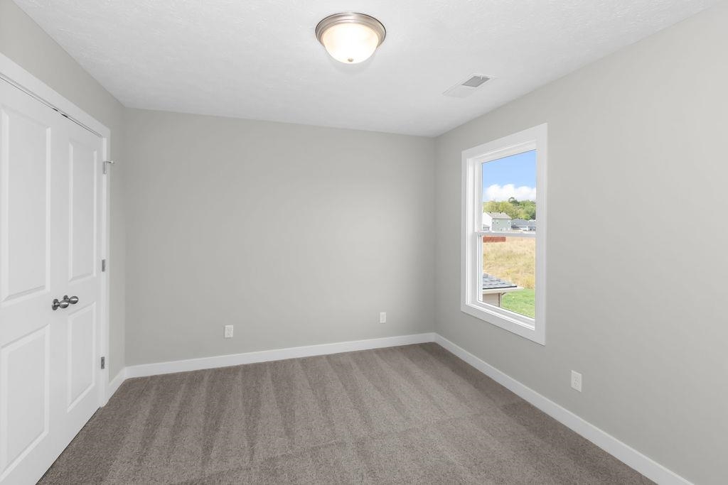 557 Alabaster Ln, Owensboro, Kentucky 42301, 3 Bedrooms Bedrooms, ,2 BathroomsBathrooms,Single Family Residence,For Sale,Alabaster Ln,93284