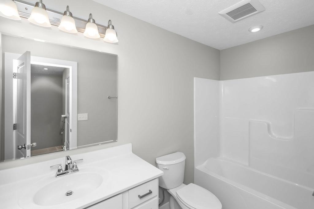 557 Alabaster Ln, Owensboro, Kentucky 42301, 3 Bedrooms Bedrooms, ,2 BathroomsBathrooms,Single Family Residence,For Sale,Alabaster Ln,93284