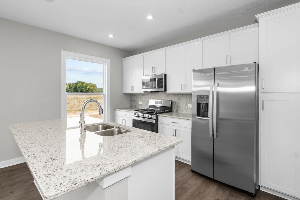 557 Alabaster Ln, Owensboro, Kentucky 42301, 3 Bedrooms Bedrooms, ,2 BathroomsBathrooms,Single Family Residence,For Sale,Alabaster Ln,93284