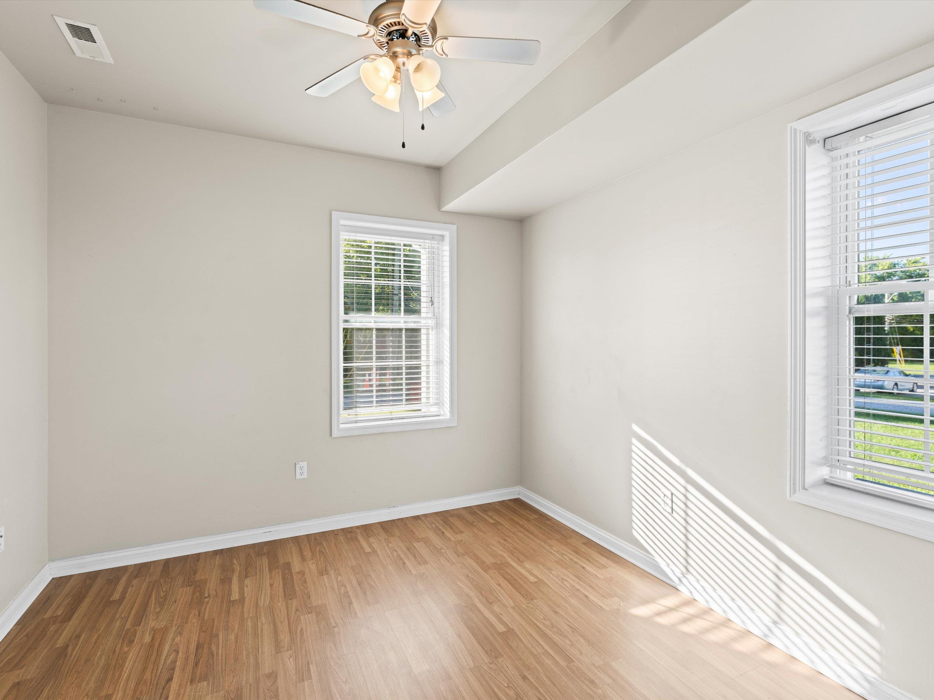 519 Monroe St, NEWBURGH, Indiana 47630-1221, 3 Bedrooms Bedrooms, ,2 BathroomsBathrooms,Single Family Residence,For Sale,Monroe St,93319