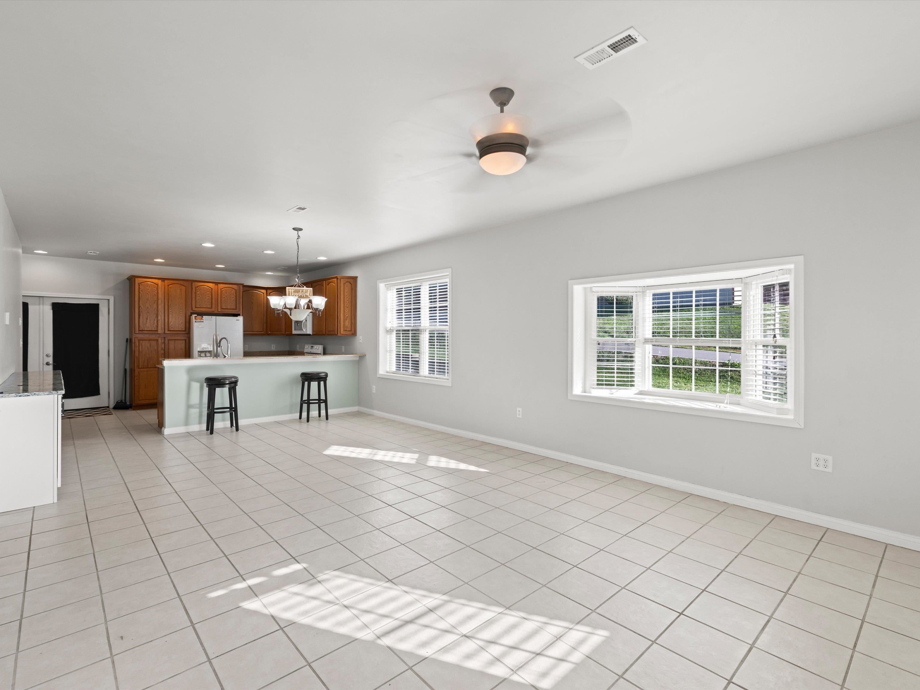 519 Monroe St, NEWBURGH, Indiana 47630-1221, 3 Bedrooms Bedrooms, ,2 BathroomsBathrooms,Single Family Residence,For Sale,Monroe St,93319