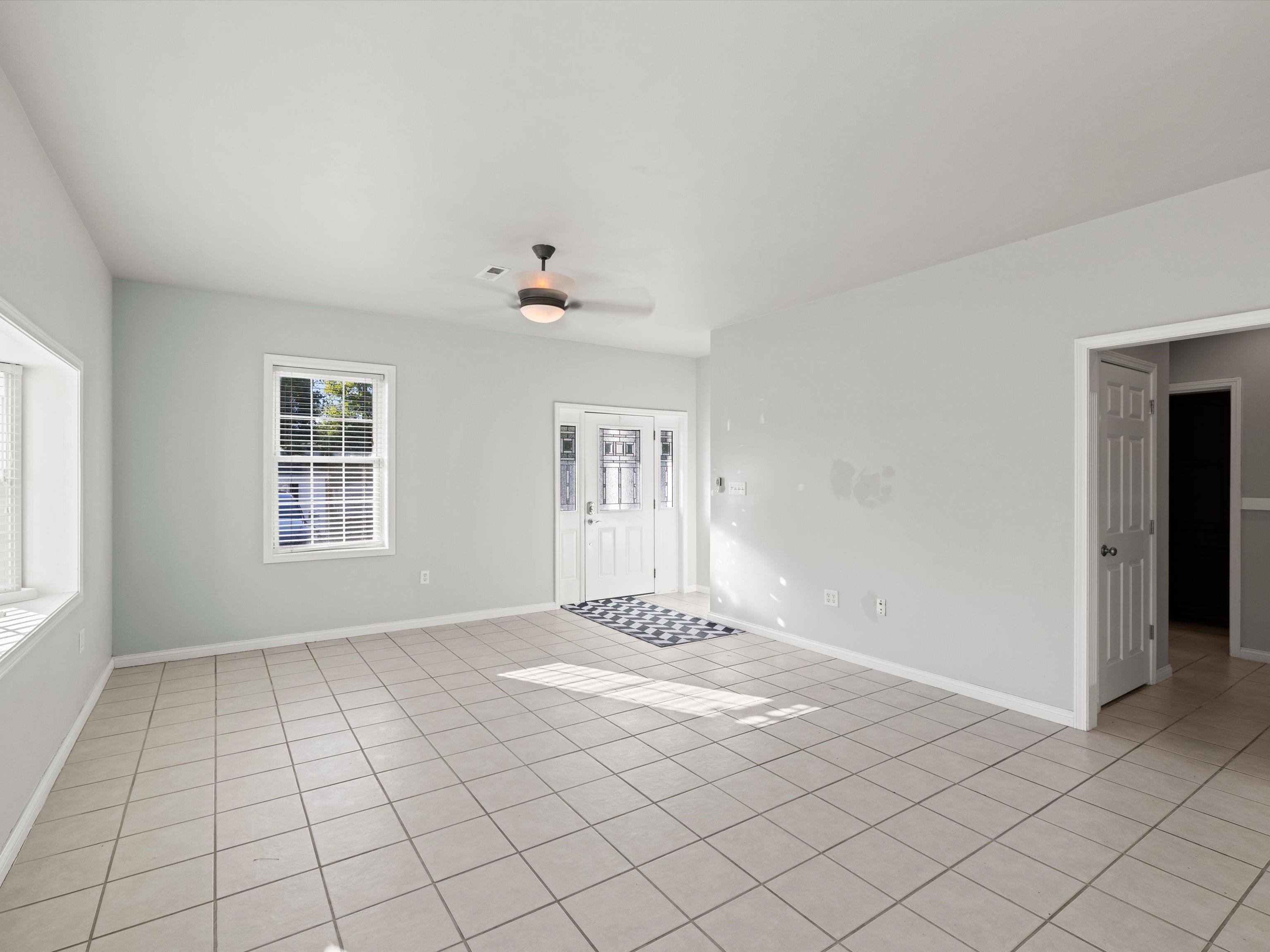 519 Monroe St, NEWBURGH, Indiana 47630-1221, 3 Bedrooms Bedrooms, ,2 BathroomsBathrooms,Single Family Residence,For Sale,Monroe St,93319