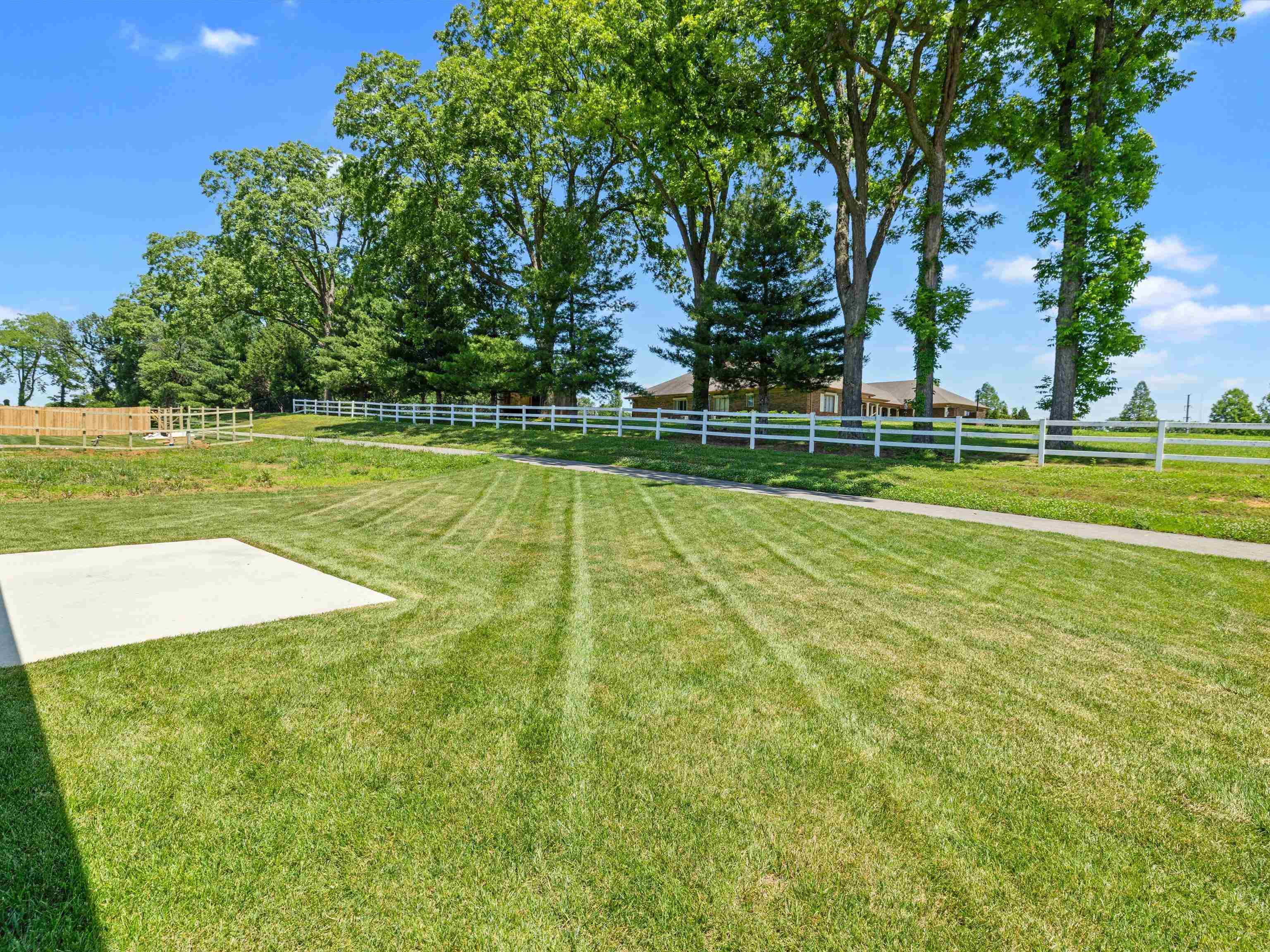 983 Onyx Lane, Owensboro, Kentucky 42301, 3 Bedrooms Bedrooms, ,2 BathroomsBathrooms,Single Family Residence,For Sale,Onyx Lane,93320