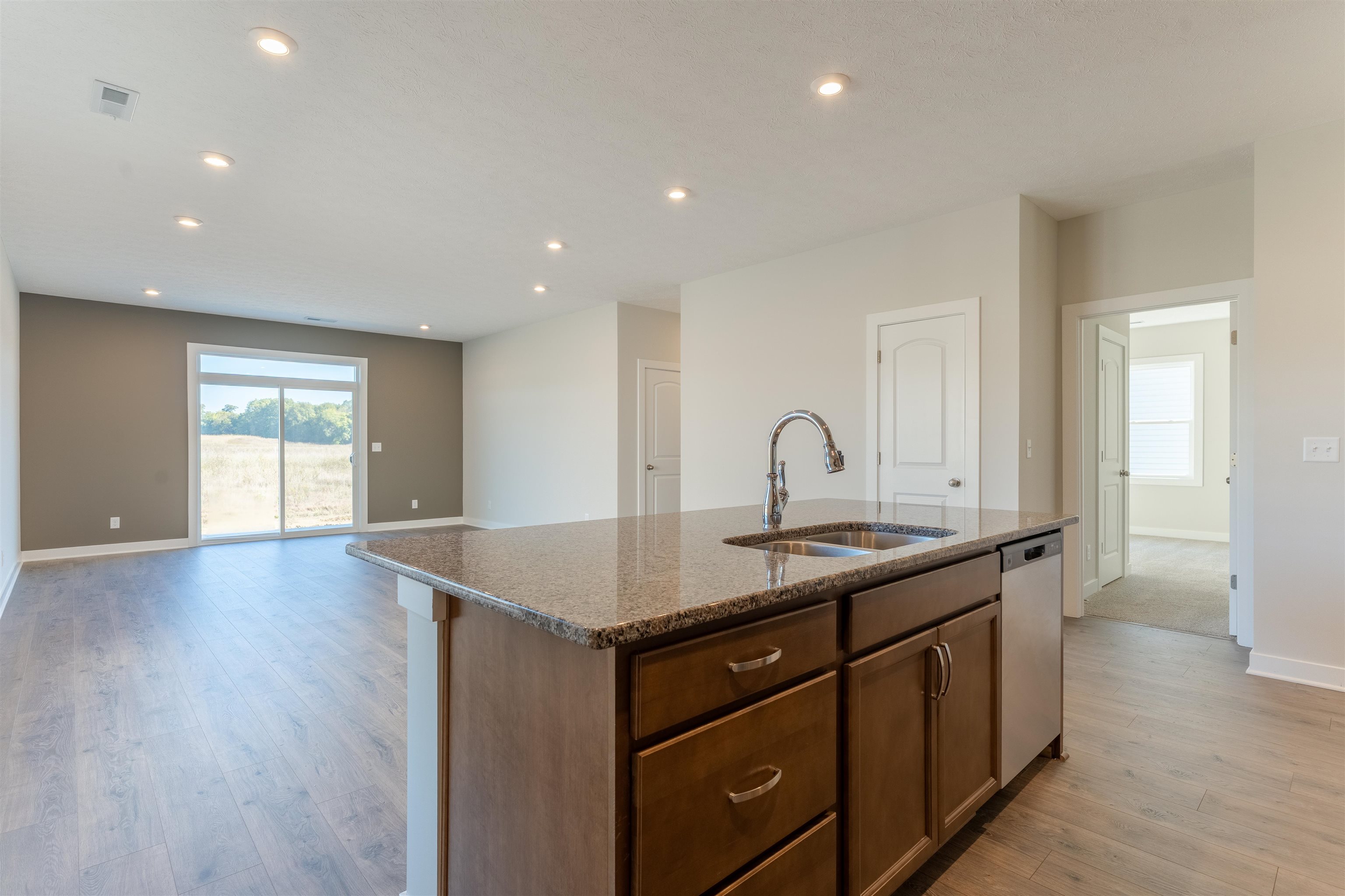 551 Alabaster Lane, Owensboro, Kentucky 42301, 3 Bedrooms Bedrooms, ,2 BathroomsBathrooms,Single Family Residence,For Sale,Alabaster Lane,93322