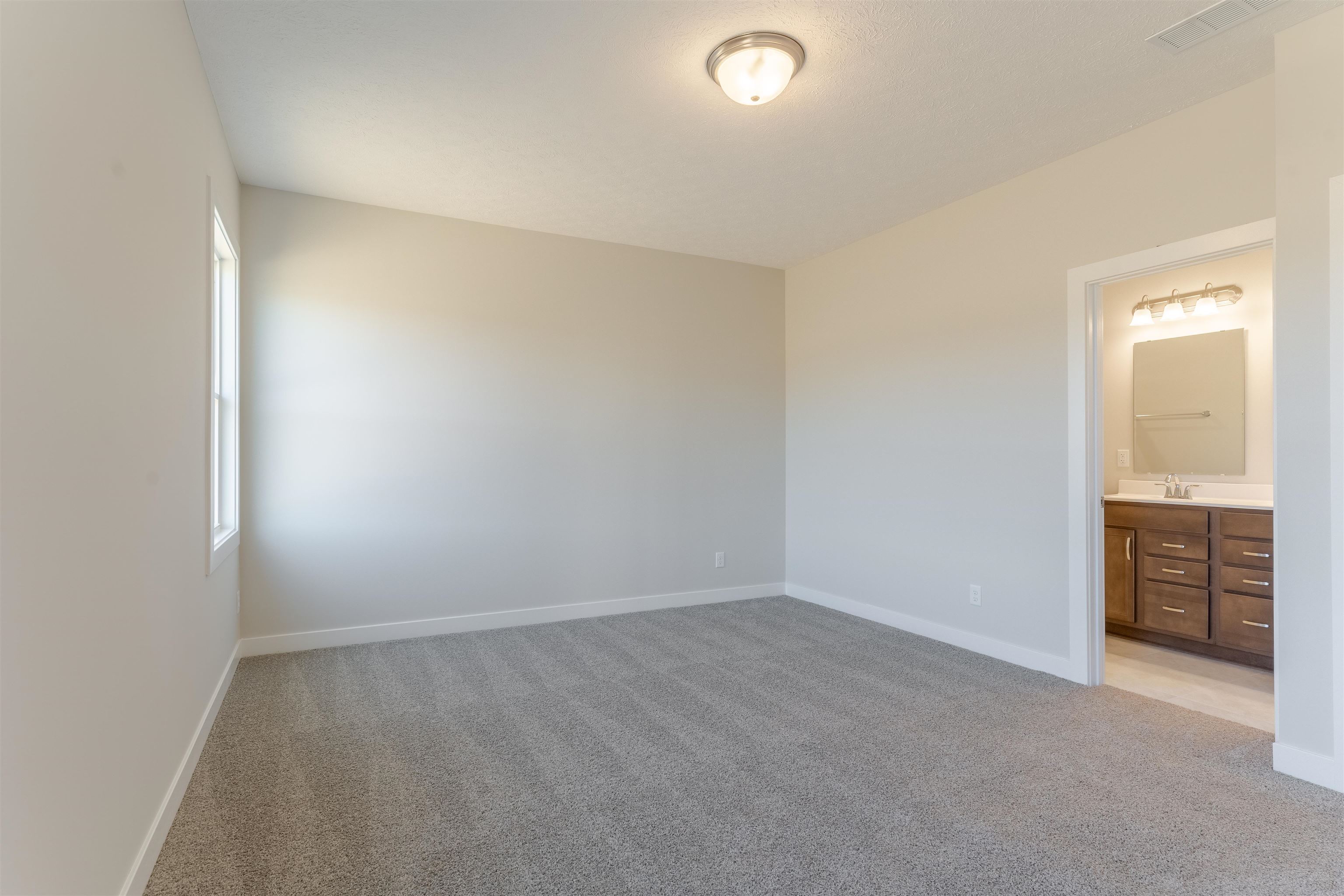 551 Alabaster Lane, Owensboro, Kentucky 42301, 3 Bedrooms Bedrooms, ,2 BathroomsBathrooms,Single Family Residence,For Sale,Alabaster Lane,93322