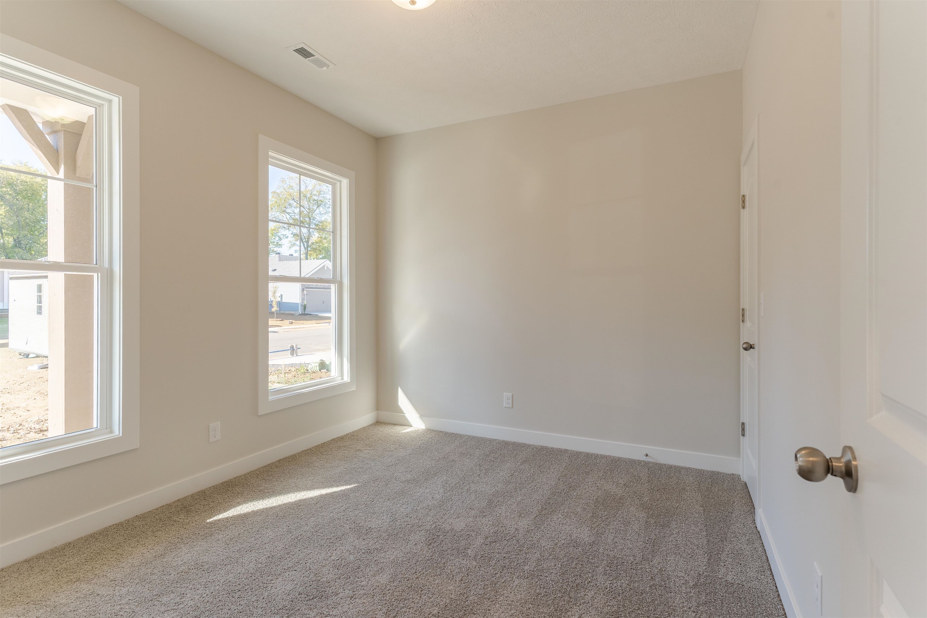 551 Alabaster Lane, Owensboro, Kentucky 42301, 3 Bedrooms Bedrooms, ,2 BathroomsBathrooms,Single Family Residence,For Sale,Alabaster Lane,93322