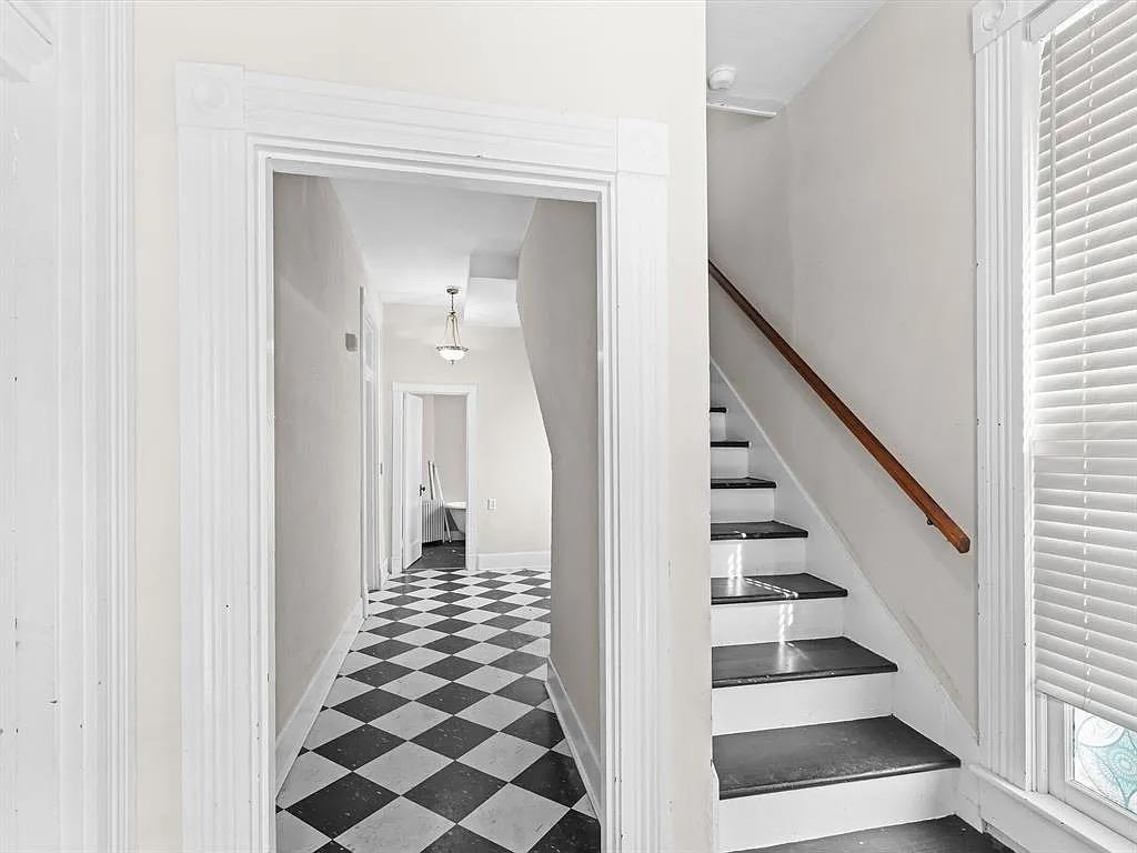 411 7th Street, Owensboro, Kentucky 42301, 3 Bedrooms Bedrooms, ,2 BathroomsBathrooms,Single Family Residence,For Sale,7th Street,93334