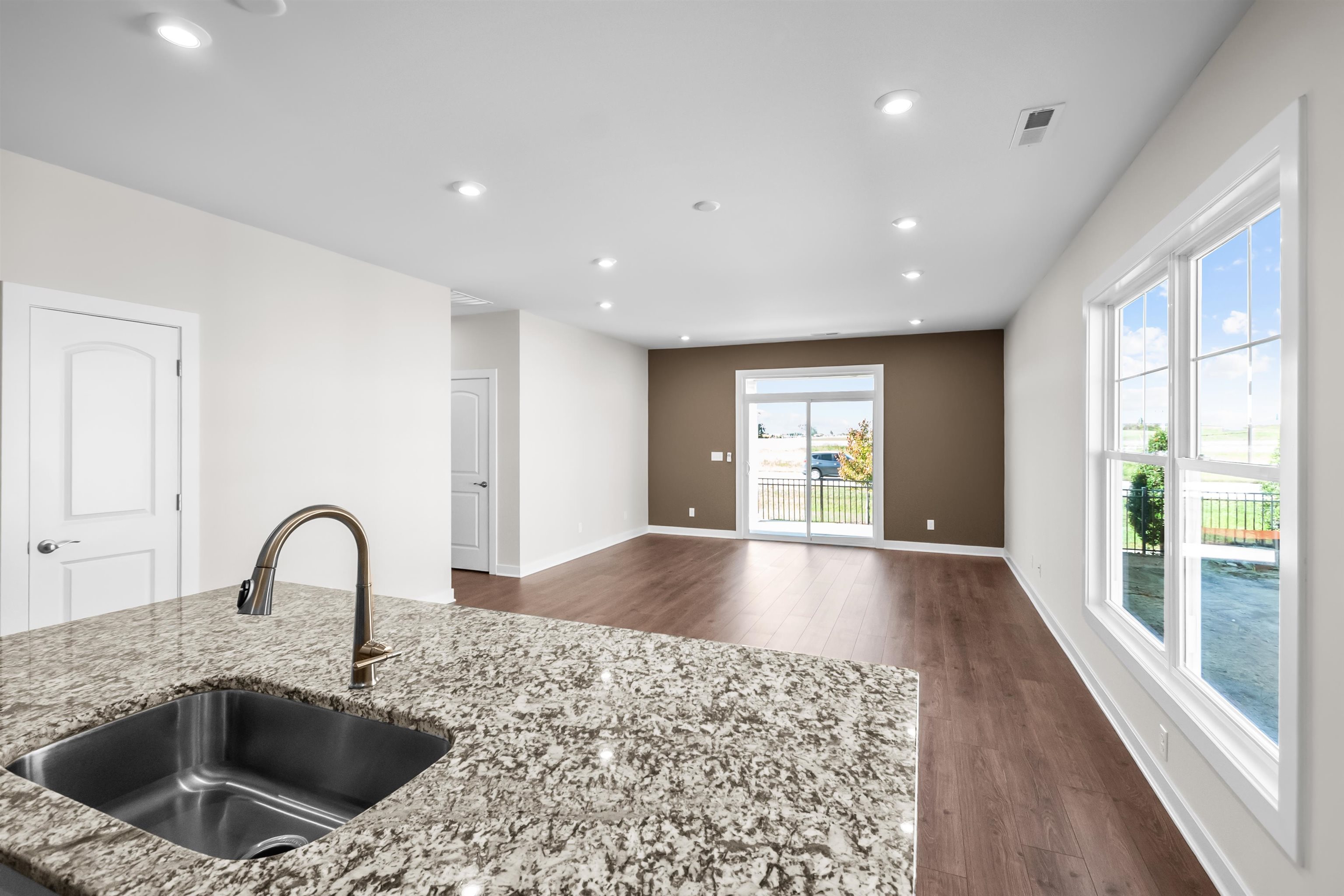 2445 Watson Circle, Owensboro, Kentucky 42301, 3 Bedrooms Bedrooms, ,2 BathroomsBathrooms,Single Family Residence,For Sale,Watson Circle,93383