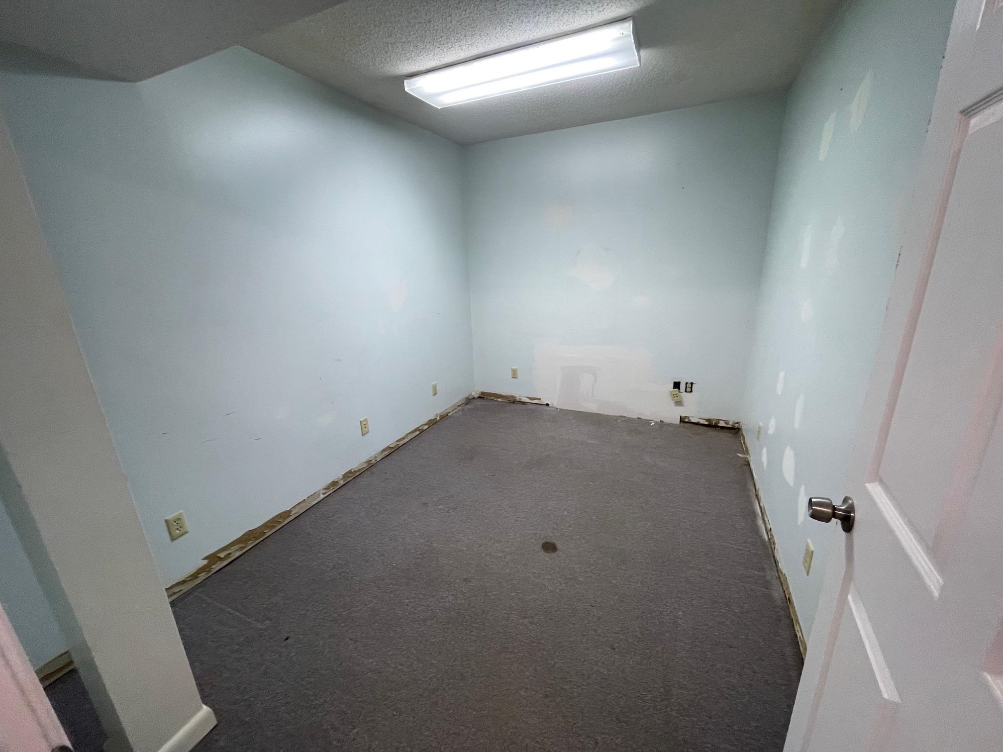 2630 New Hartford Rd, Owensboro, Kentucky 42303, ,Office,For Sale,New Hartford Rd,93399