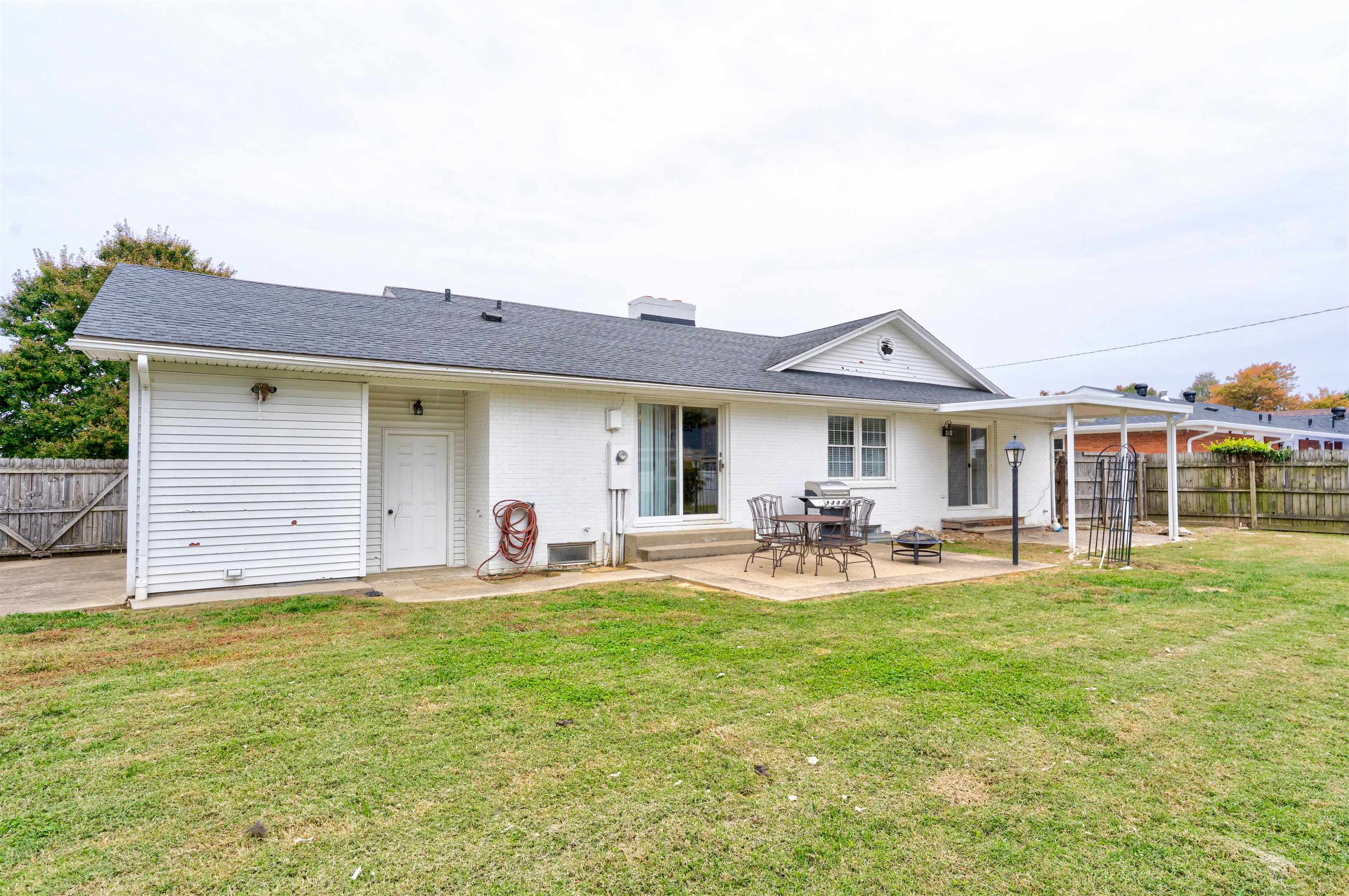 2816 Tanglewood Dr, Owensboro, Kentucky 42303, 3 Bedrooms Bedrooms, ,2 BathroomsBathrooms,Single Family Residence,For Sale,Tanglewood Dr,93412