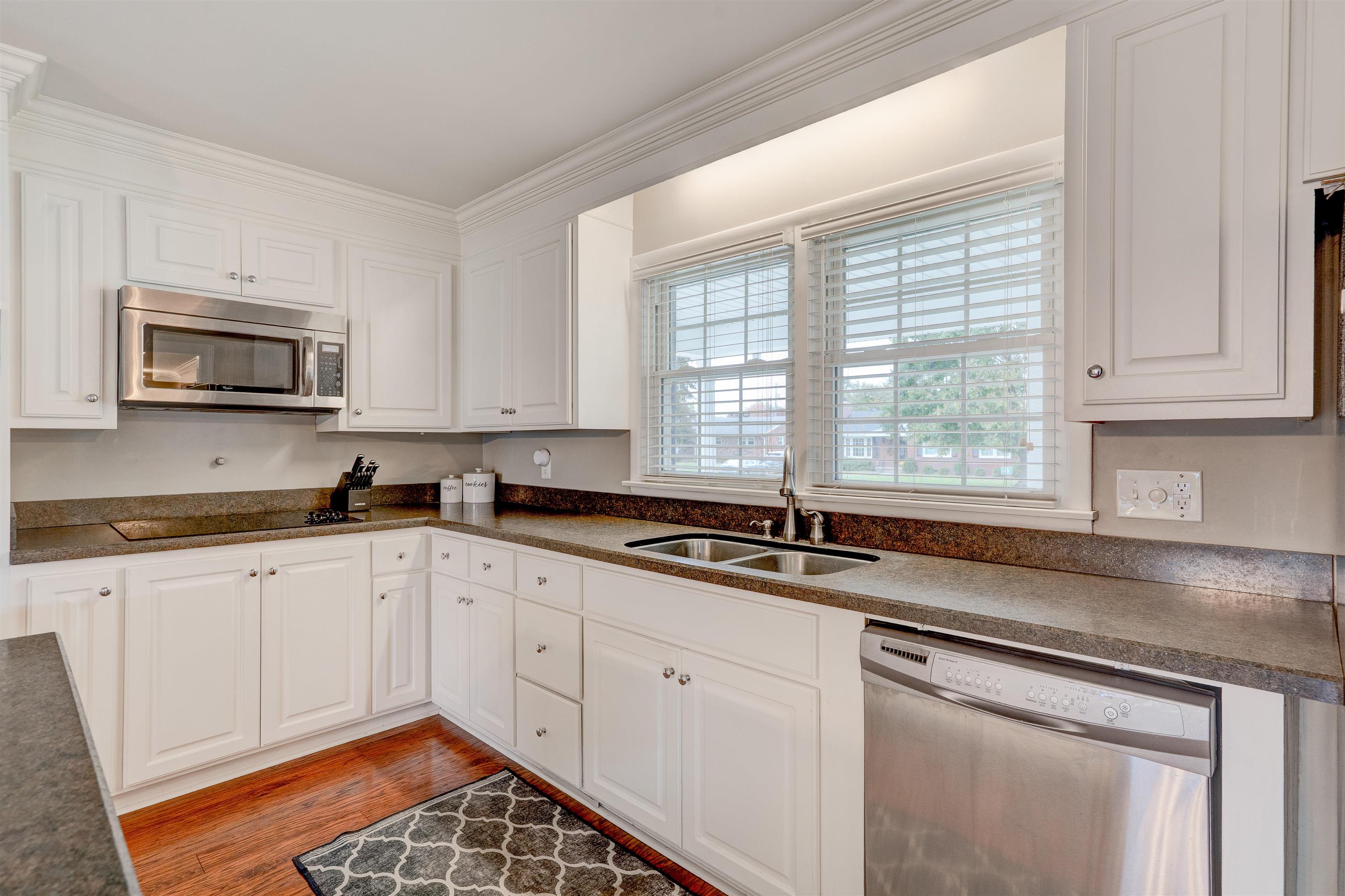 2816 Tanglewood Dr, Owensboro, Kentucky 42303, 3 Bedrooms Bedrooms, ,2 BathroomsBathrooms,Single Family Residence,For Sale,Tanglewood Dr,93412