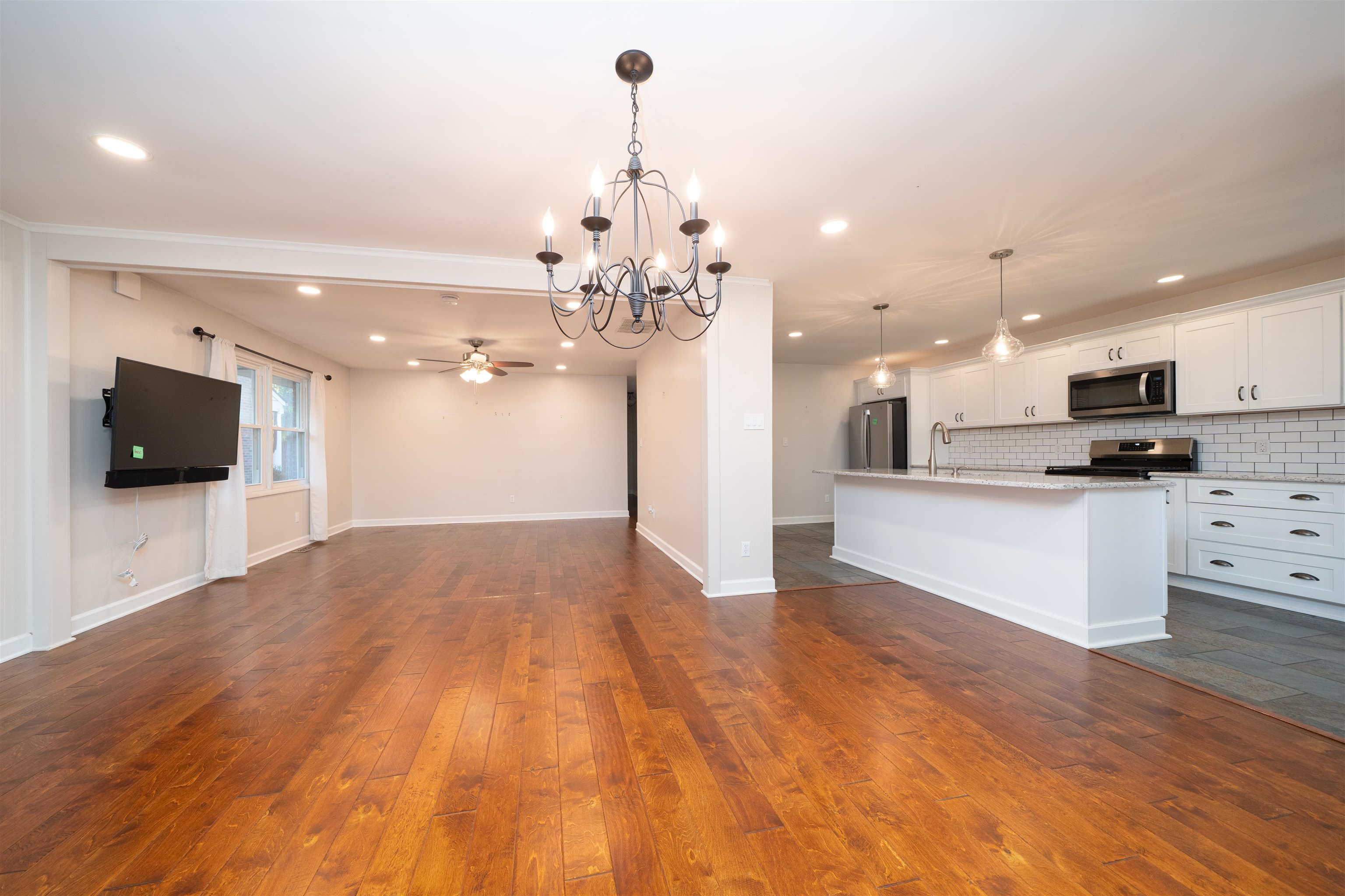 2300 Southeastern Parkway, Owensboro, Kentucky 42303, 3 Bedrooms Bedrooms, ,2 BathroomsBathrooms,Single Family Residence,For Sale,Southeastern Parkway,93440