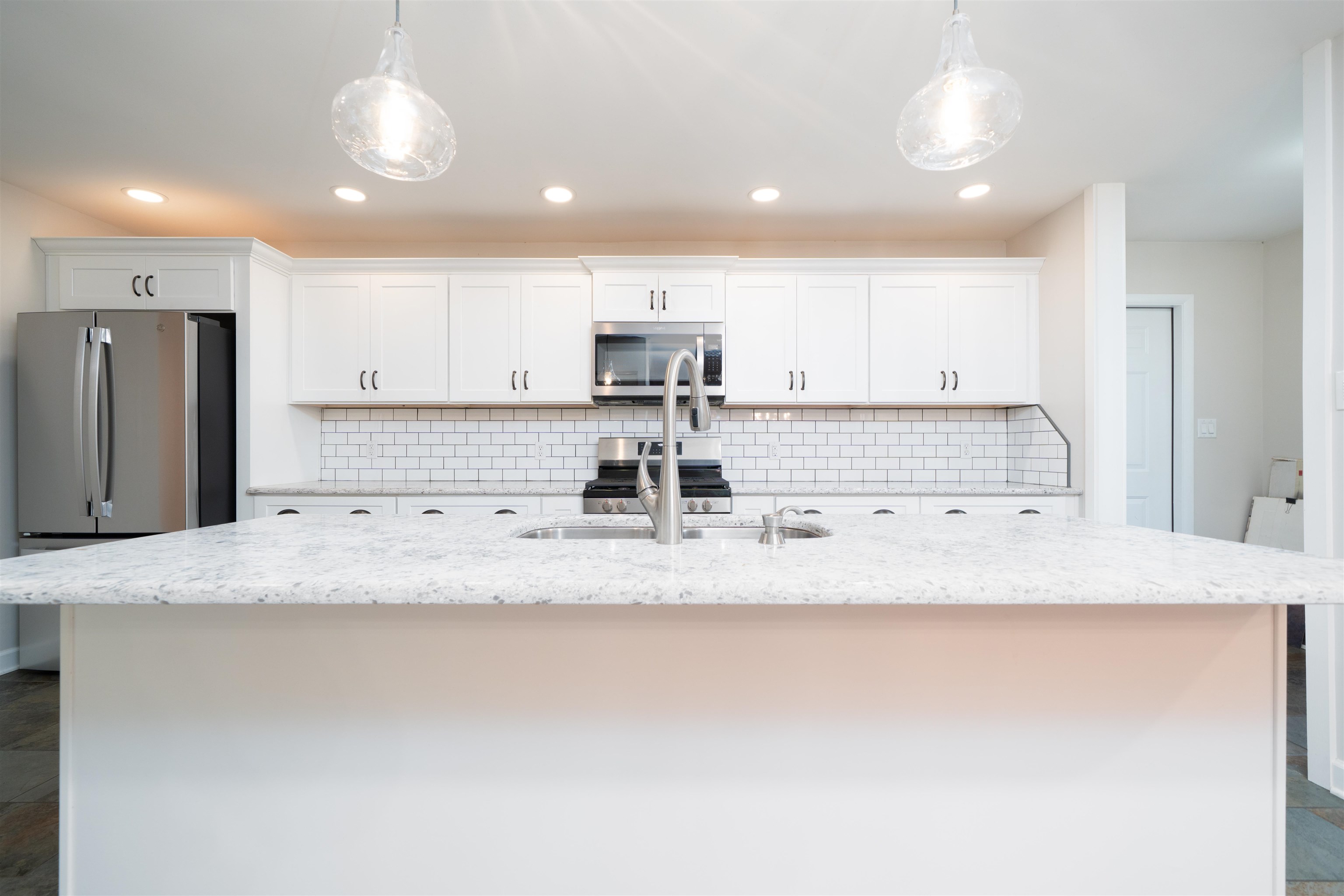 2300 Southeastern Parkway, Owensboro, Kentucky 42303, 3 Bedrooms Bedrooms, ,2 BathroomsBathrooms,Single Family Residence,For Sale,Southeastern Parkway,93440