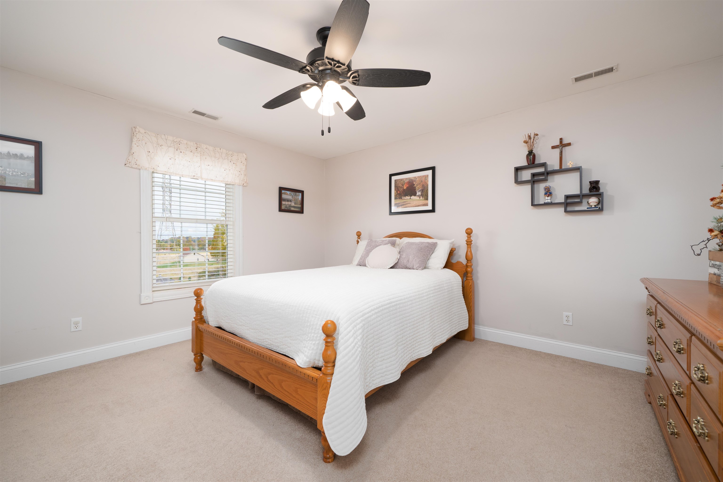 4329 Valleyview Ct, Owensboro, Kentucky 42303, 6 Bedrooms Bedrooms, ,3 BathroomsBathrooms,Single Family Residence,For Sale,Valleyview Ct,93449