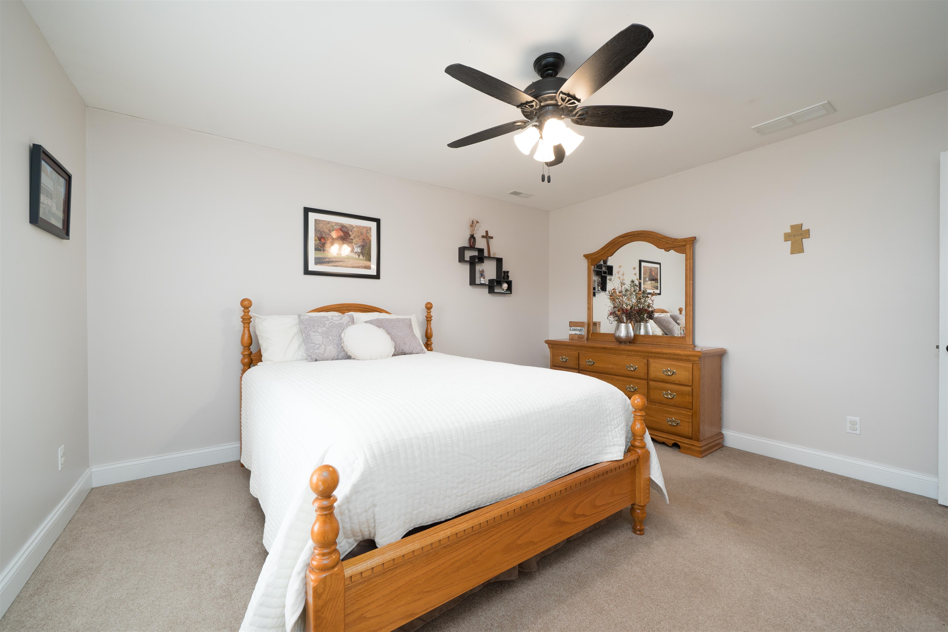 4329 Valleyview Ct, Owensboro, Kentucky 42303, 6 Bedrooms Bedrooms, ,3 BathroomsBathrooms,Single Family Residence,For Sale,Valleyview Ct,93449