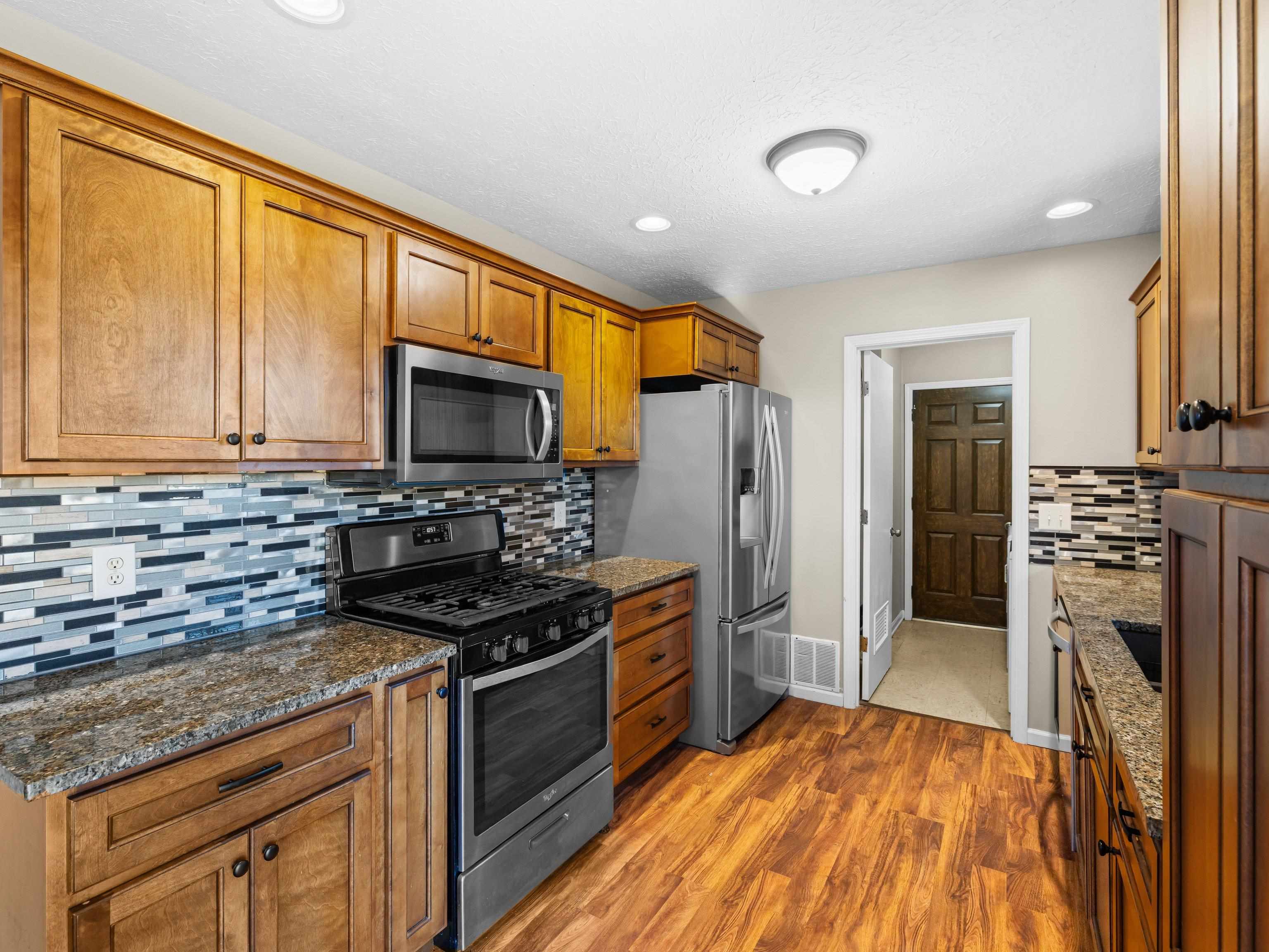 4437 Hunters Trace, Owensboro, Kentucky 42303, 3 Bedrooms Bedrooms, ,2 BathroomsBathrooms,Single Family Residence,For Sale,Hunters Trace,93455