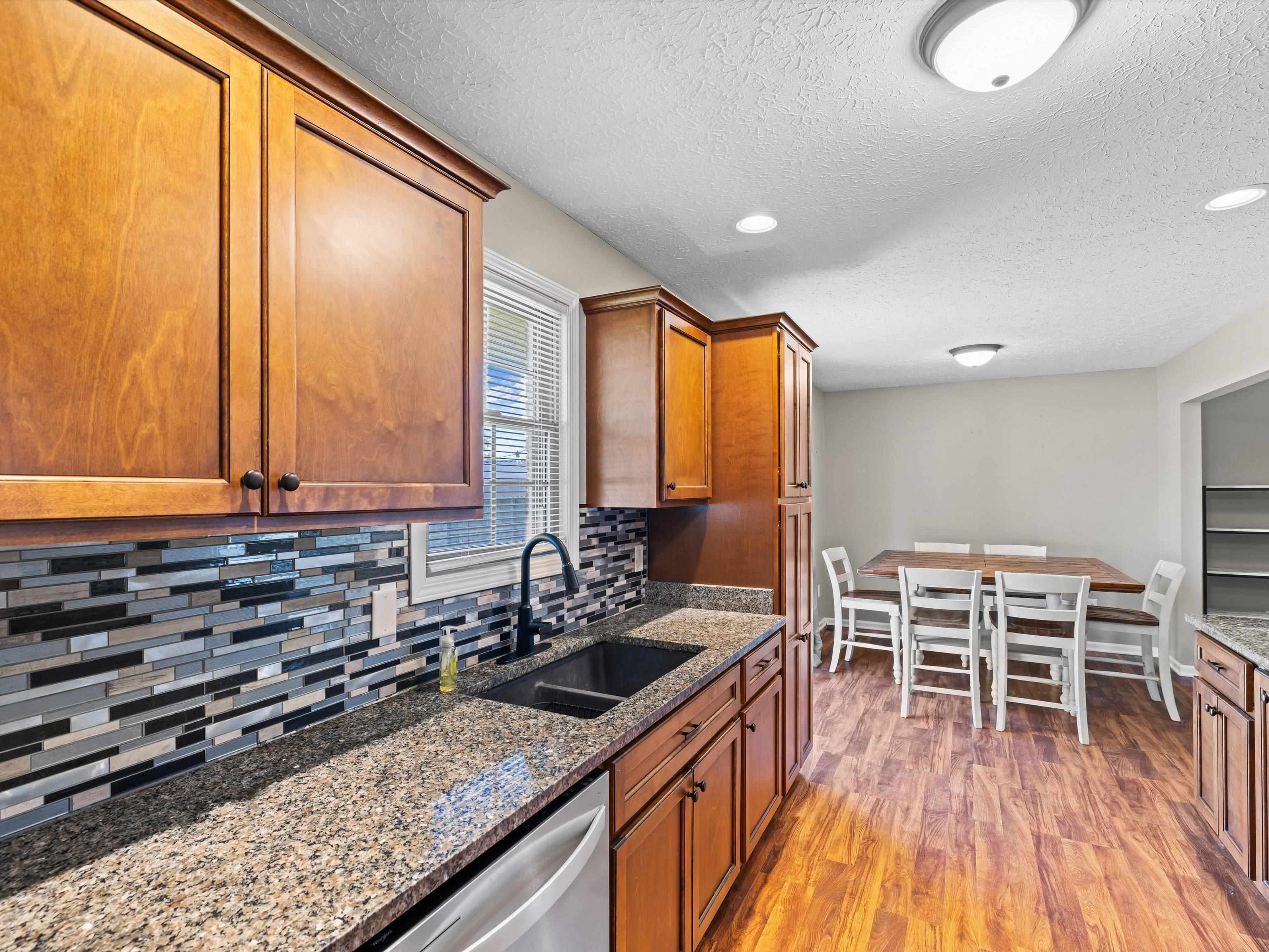 4437 Hunters Trace, Owensboro, Kentucky 42303, 3 Bedrooms Bedrooms, ,2 BathroomsBathrooms,Single Family Residence,For Sale,Hunters Trace,93455