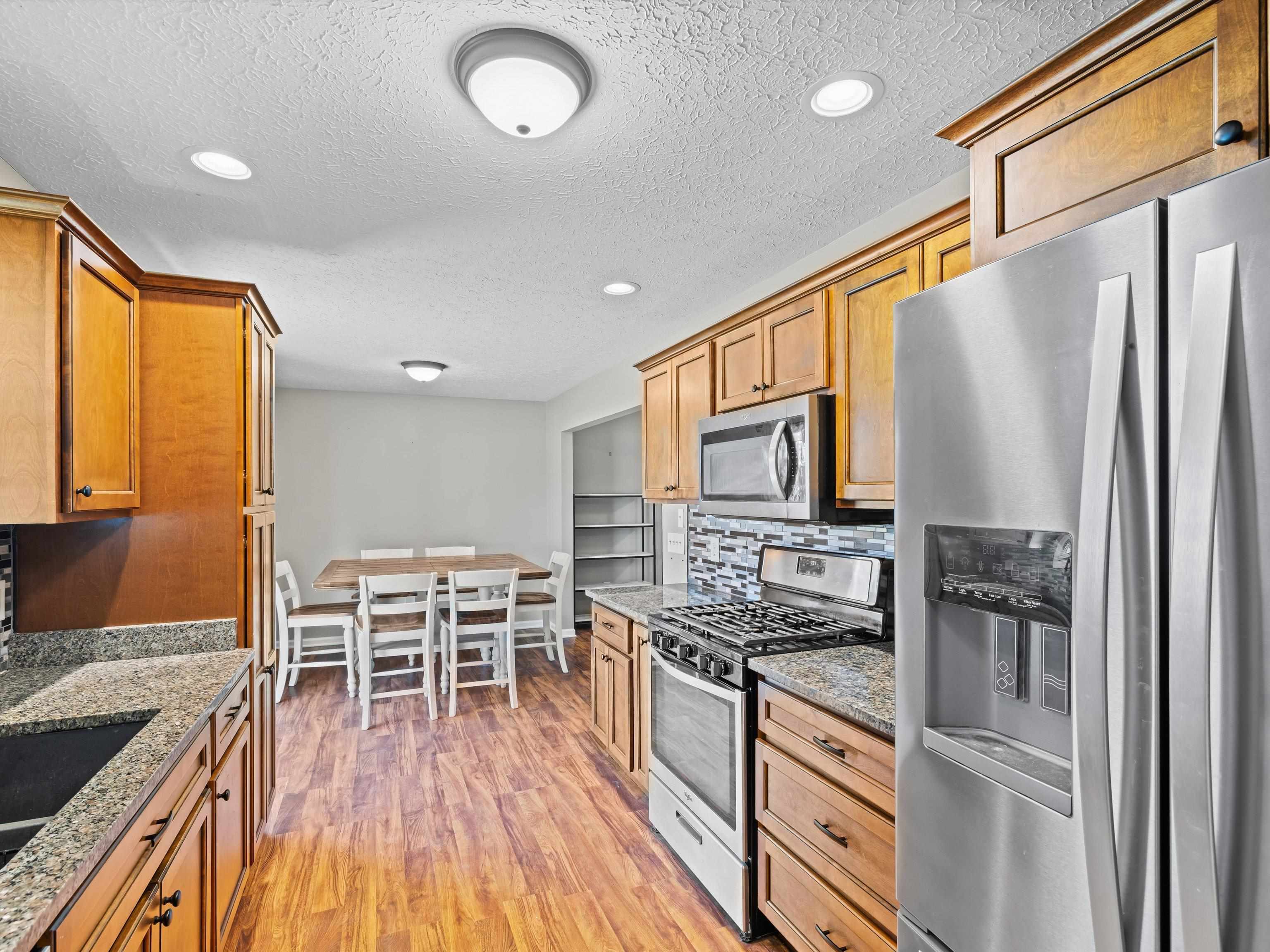 4437 Hunters Trace, Owensboro, Kentucky 42303, 3 Bedrooms Bedrooms, ,2 BathroomsBathrooms,Single Family Residence,For Sale,Hunters Trace,93455