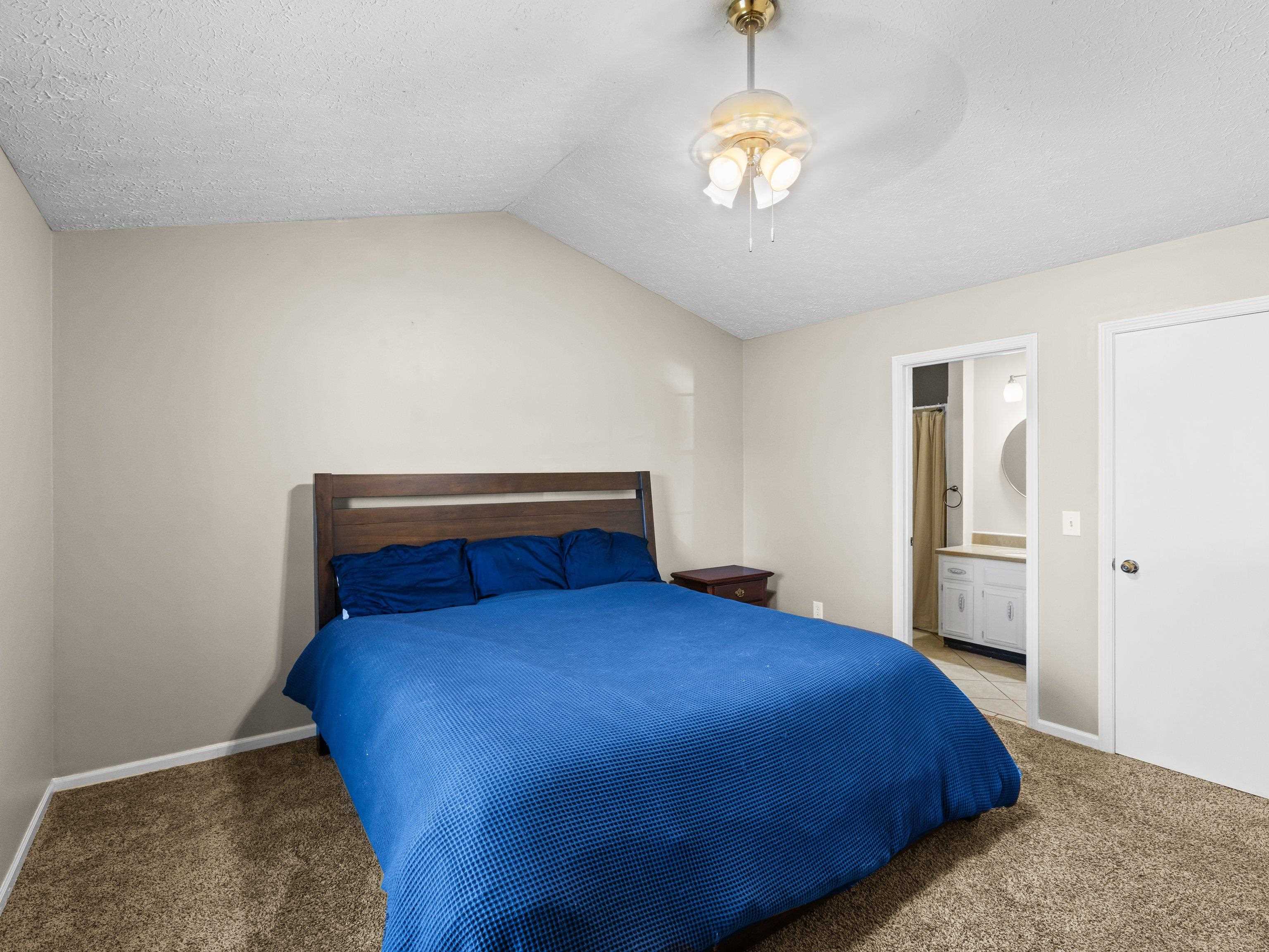 4437 Hunters Trace, Owensboro, Kentucky 42303, 3 Bedrooms Bedrooms, ,2 BathroomsBathrooms,Single Family Residence,For Sale,Hunters Trace,93455