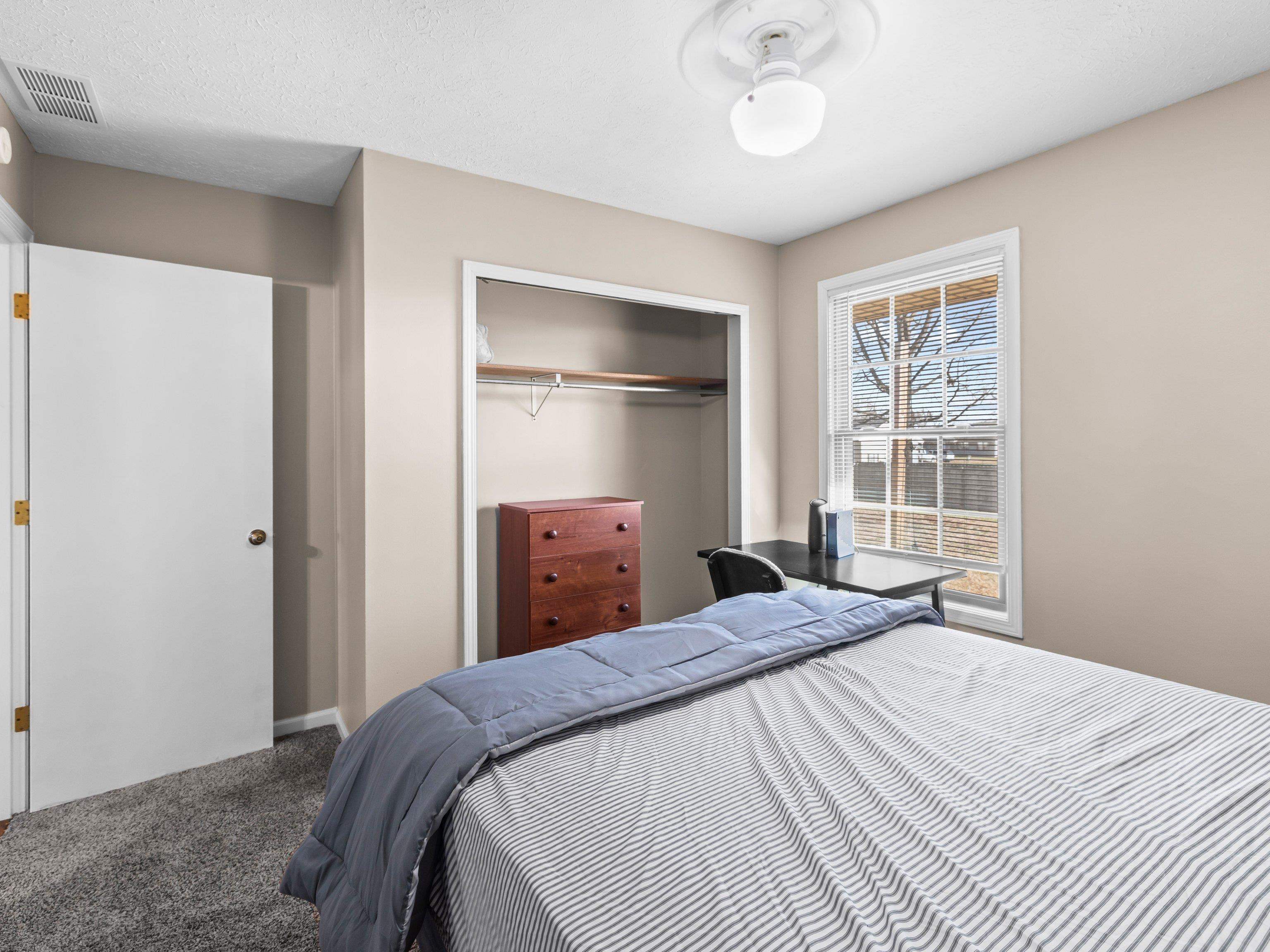 4437 Hunters Trace, Owensboro, Kentucky 42303, 3 Bedrooms Bedrooms, ,2 BathroomsBathrooms,Single Family Residence,For Sale,Hunters Trace,93455