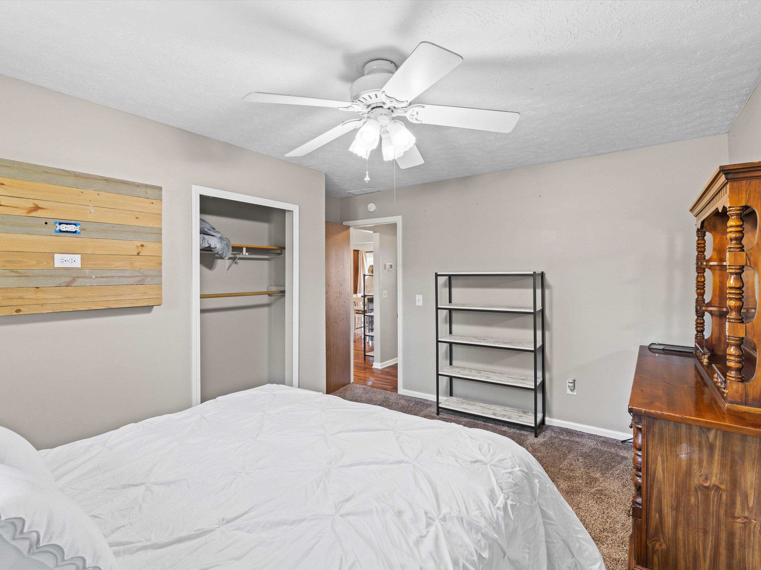 4437 Hunters Trace, Owensboro, Kentucky 42303, 3 Bedrooms Bedrooms, ,2 BathroomsBathrooms,Single Family Residence,For Sale,Hunters Trace,93455