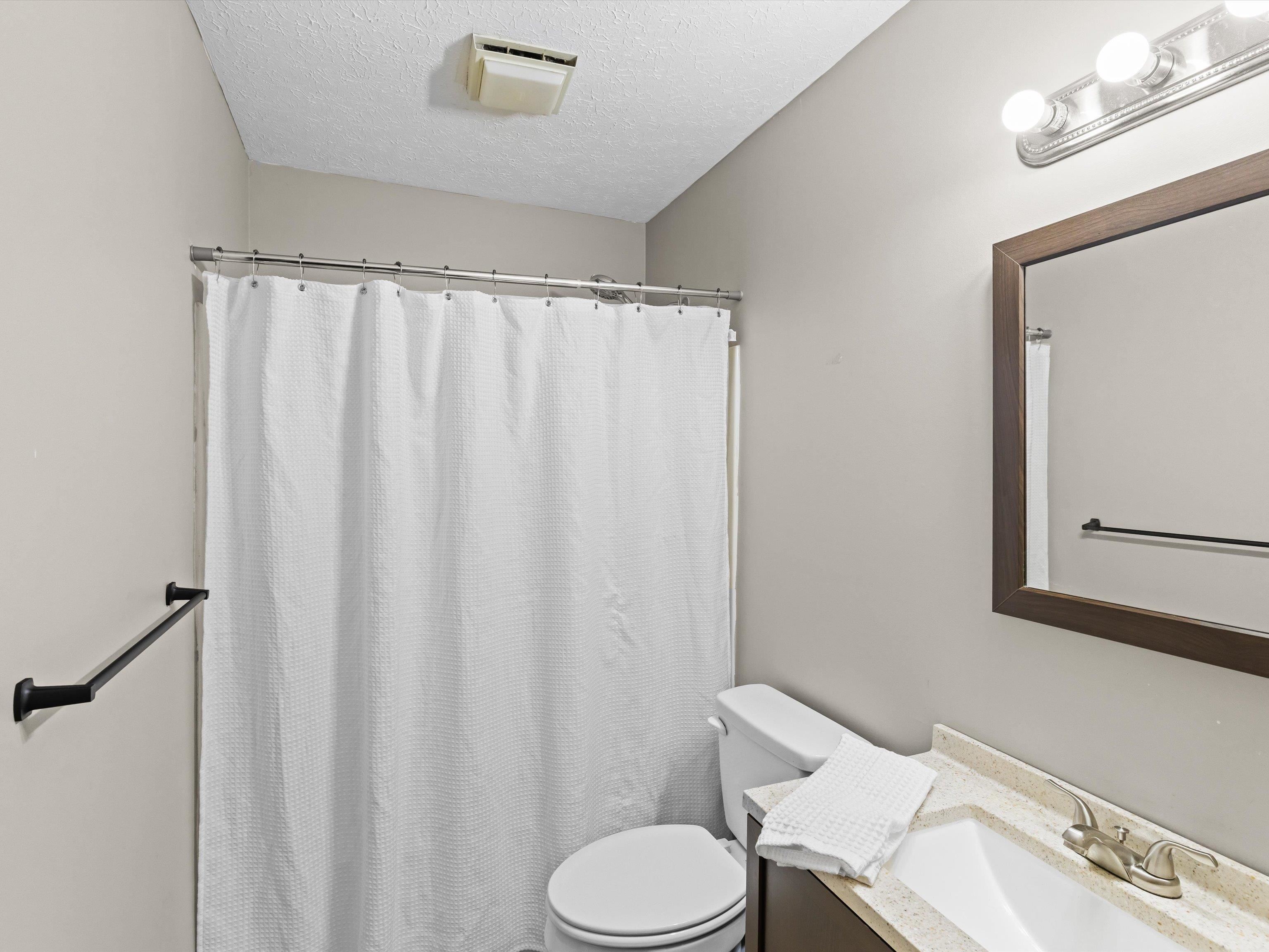 4437 Hunters Trace, Owensboro, Kentucky 42303, 3 Bedrooms Bedrooms, ,2 BathroomsBathrooms,Single Family Residence,For Sale,Hunters Trace,93455