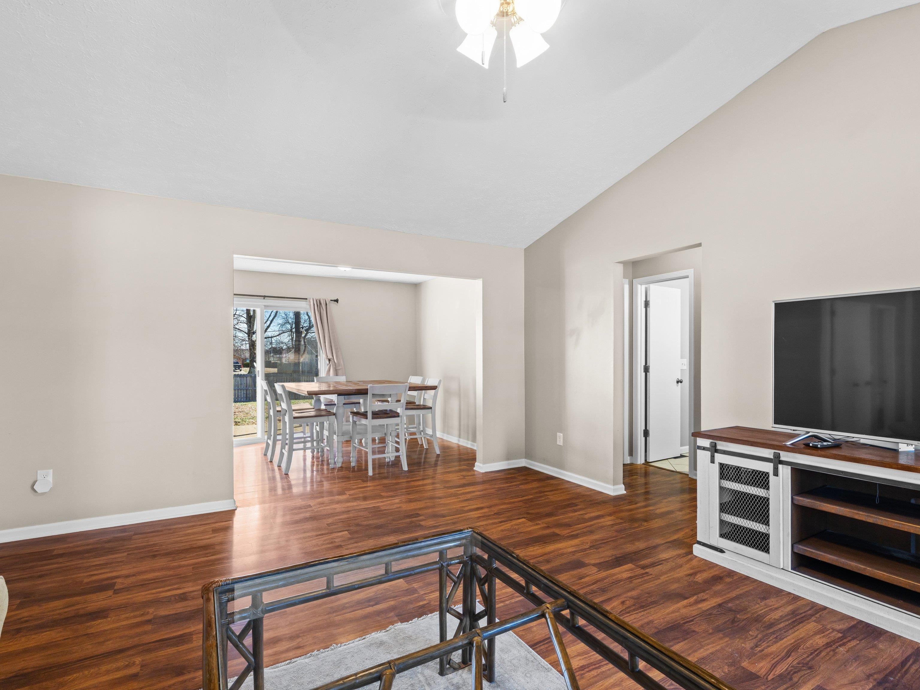 4437 Hunters Trace, Owensboro, Kentucky 42303, 3 Bedrooms Bedrooms, ,2 BathroomsBathrooms,Single Family Residence,For Sale,Hunters Trace,93455