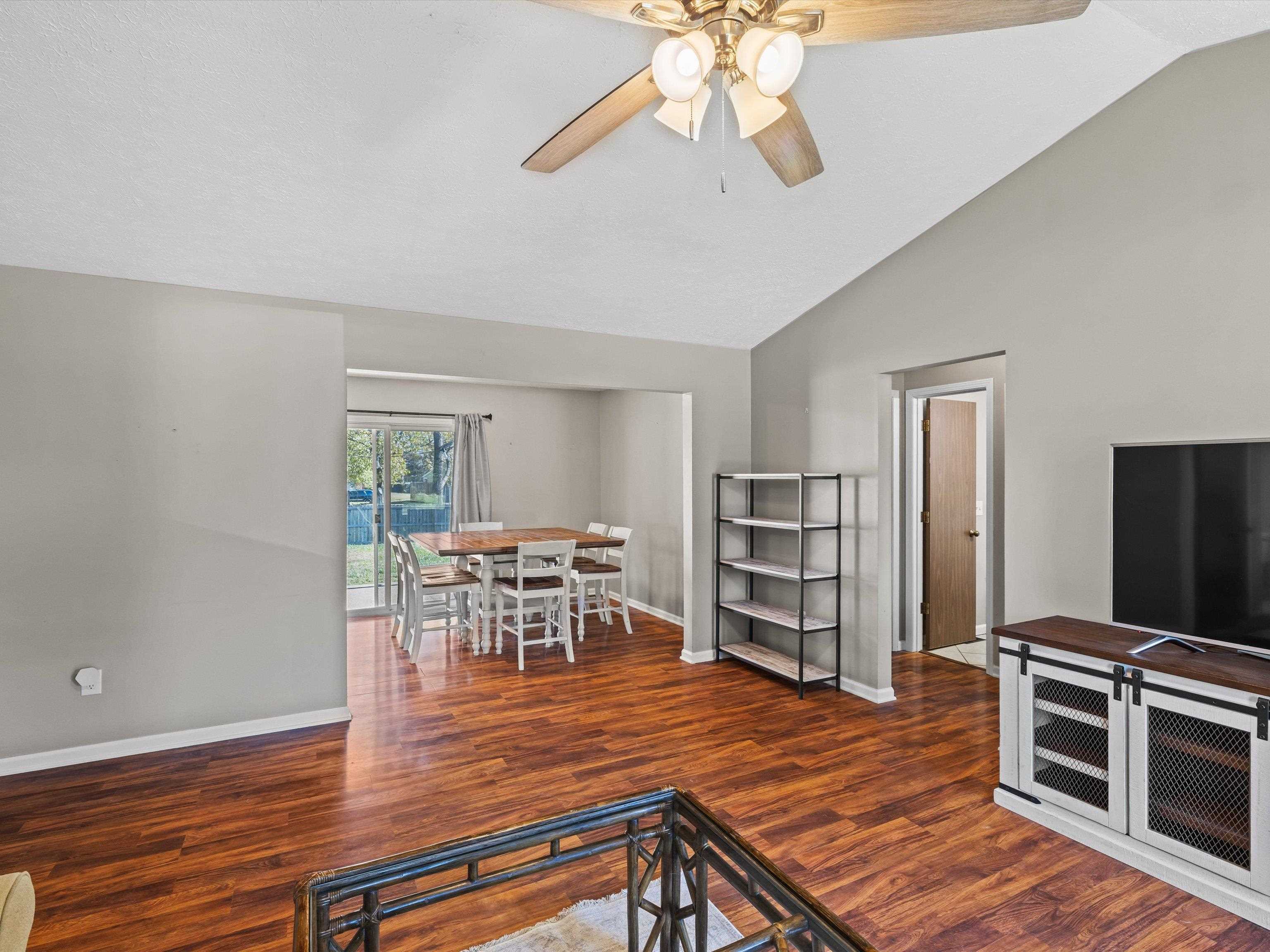 4437 Hunters Trace, Owensboro, Kentucky 42303, 3 Bedrooms Bedrooms, ,2 BathroomsBathrooms,Single Family Residence,For Sale,Hunters Trace,93455