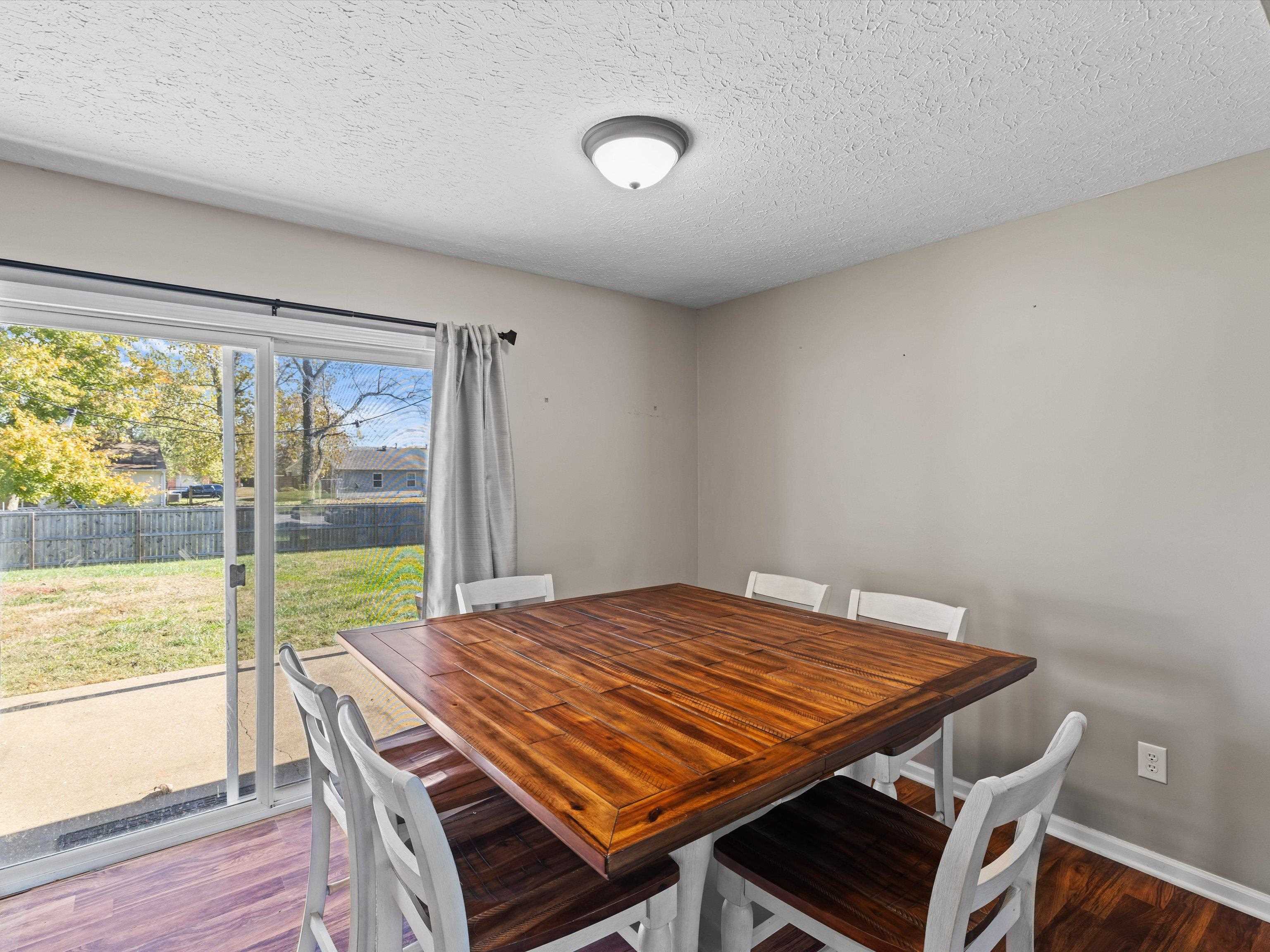 4437 Hunters Trace, Owensboro, Kentucky 42303, 3 Bedrooms Bedrooms, ,2 BathroomsBathrooms,Single Family Residence,For Sale,Hunters Trace,93455