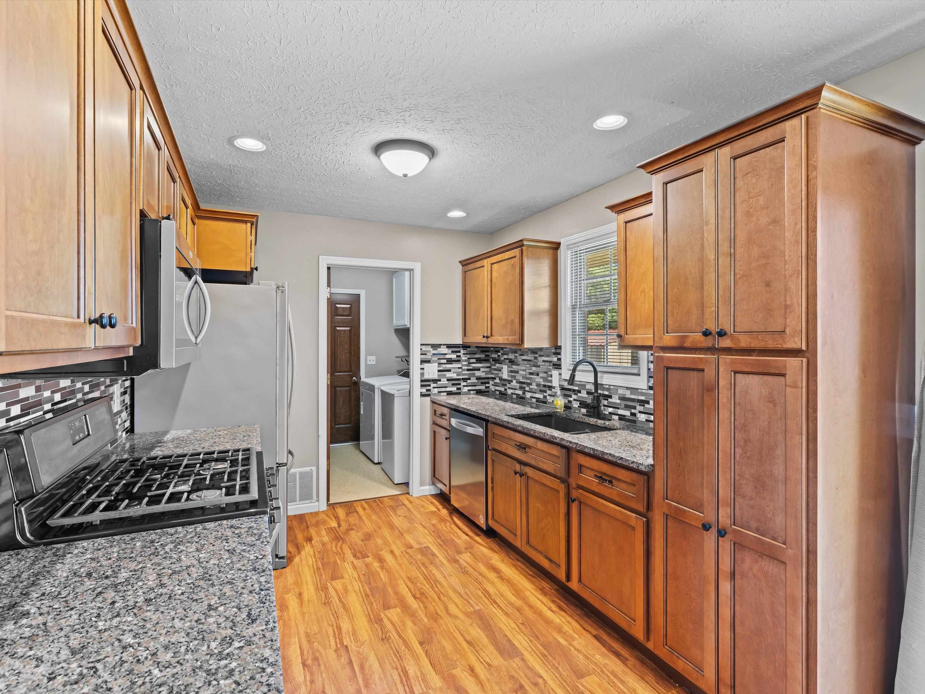 4437 Hunters Trace, Owensboro, Kentucky 42303, 3 Bedrooms Bedrooms, ,2 BathroomsBathrooms,Single Family Residence,For Sale,Hunters Trace,93455