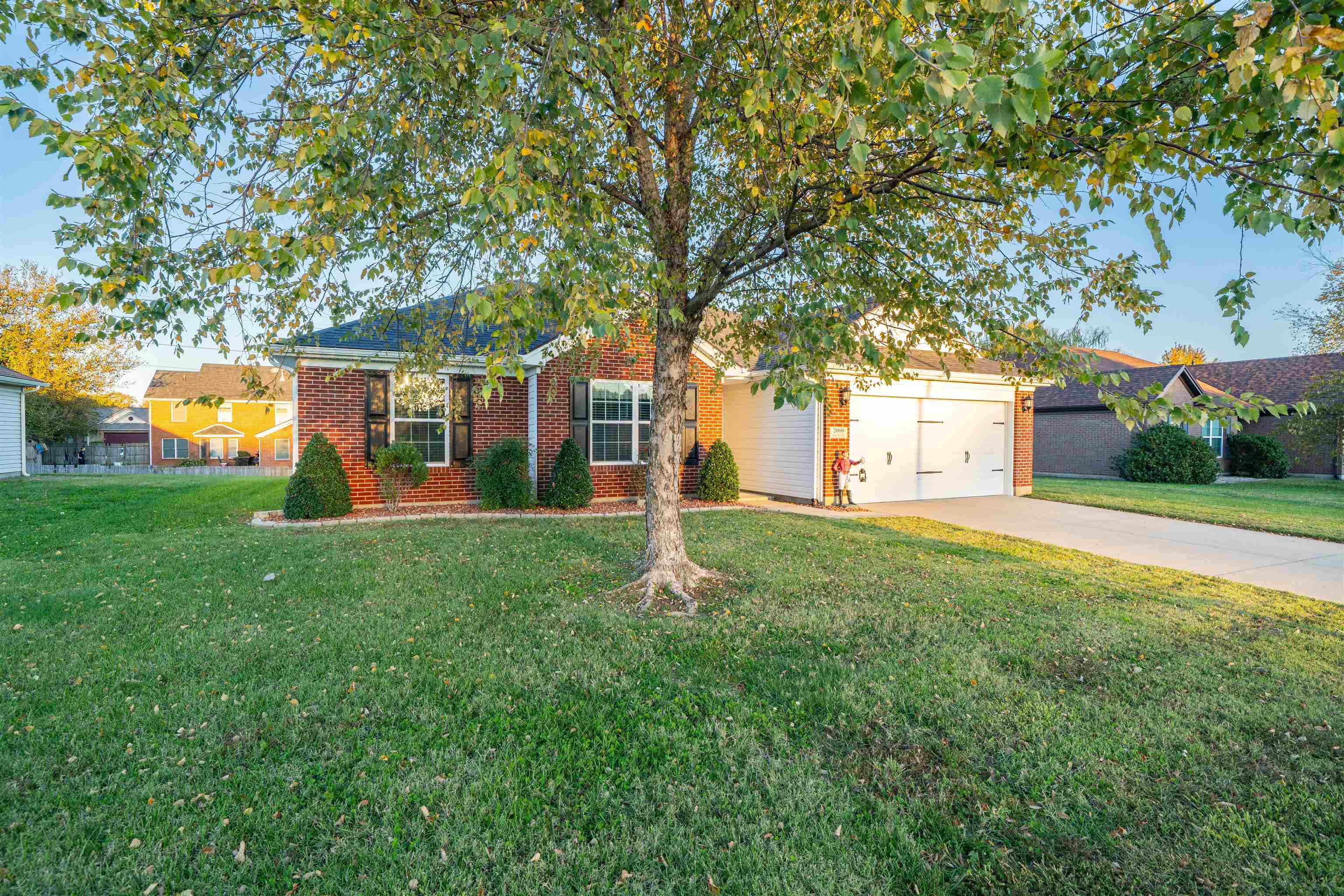 2000 Meadow Grass Creek, Owensboro, Kentucky 42303, 3 Bedrooms Bedrooms, ,2 BathroomsBathrooms,Single Family Residence,For Sale,Meadow Grass Creek,93468