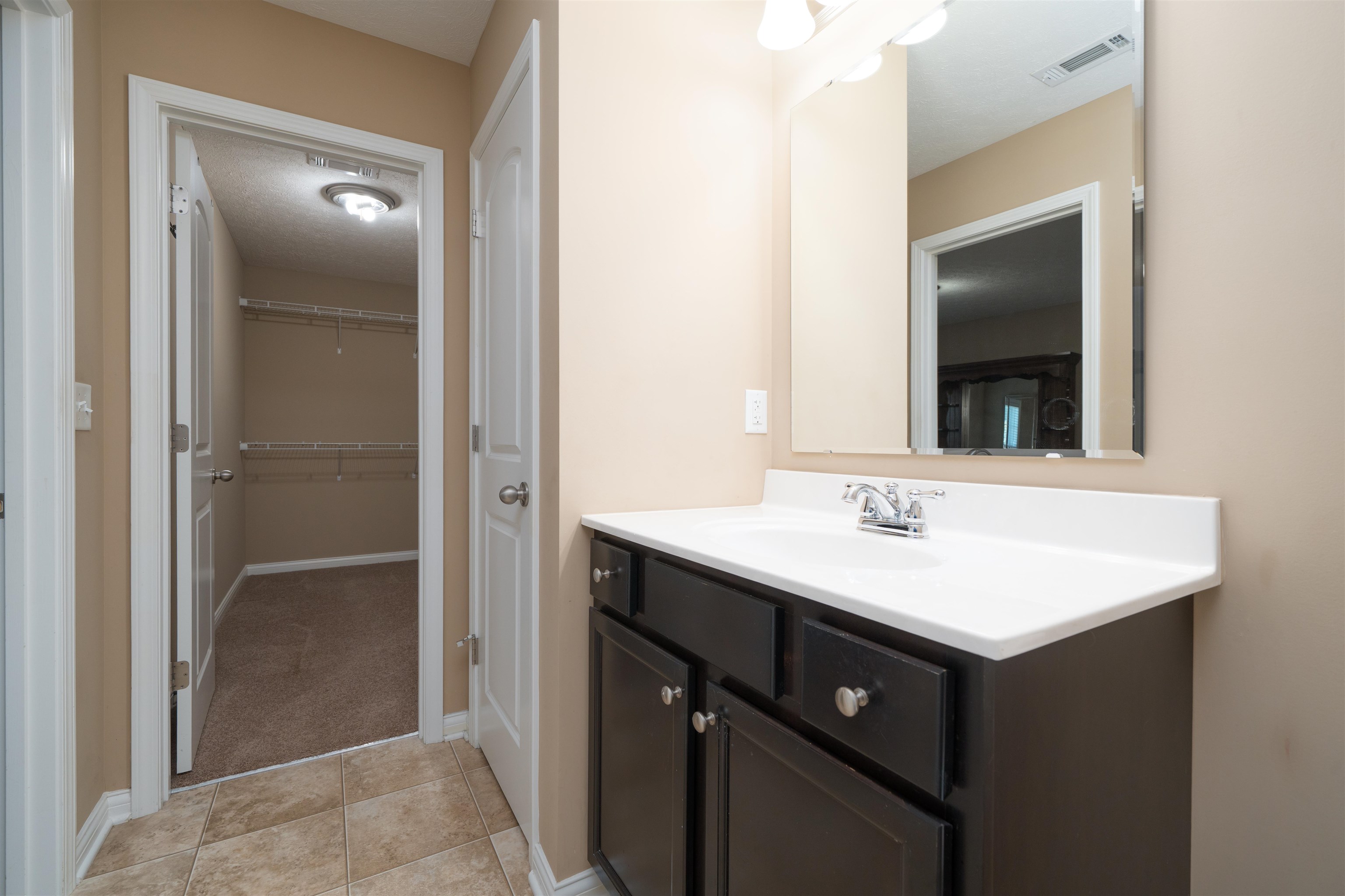 2000 Meadow Grass Creek, Owensboro, Kentucky 42303, 3 Bedrooms Bedrooms, ,2 BathroomsBathrooms,Single Family Residence,For Sale,Meadow Grass Creek,93468