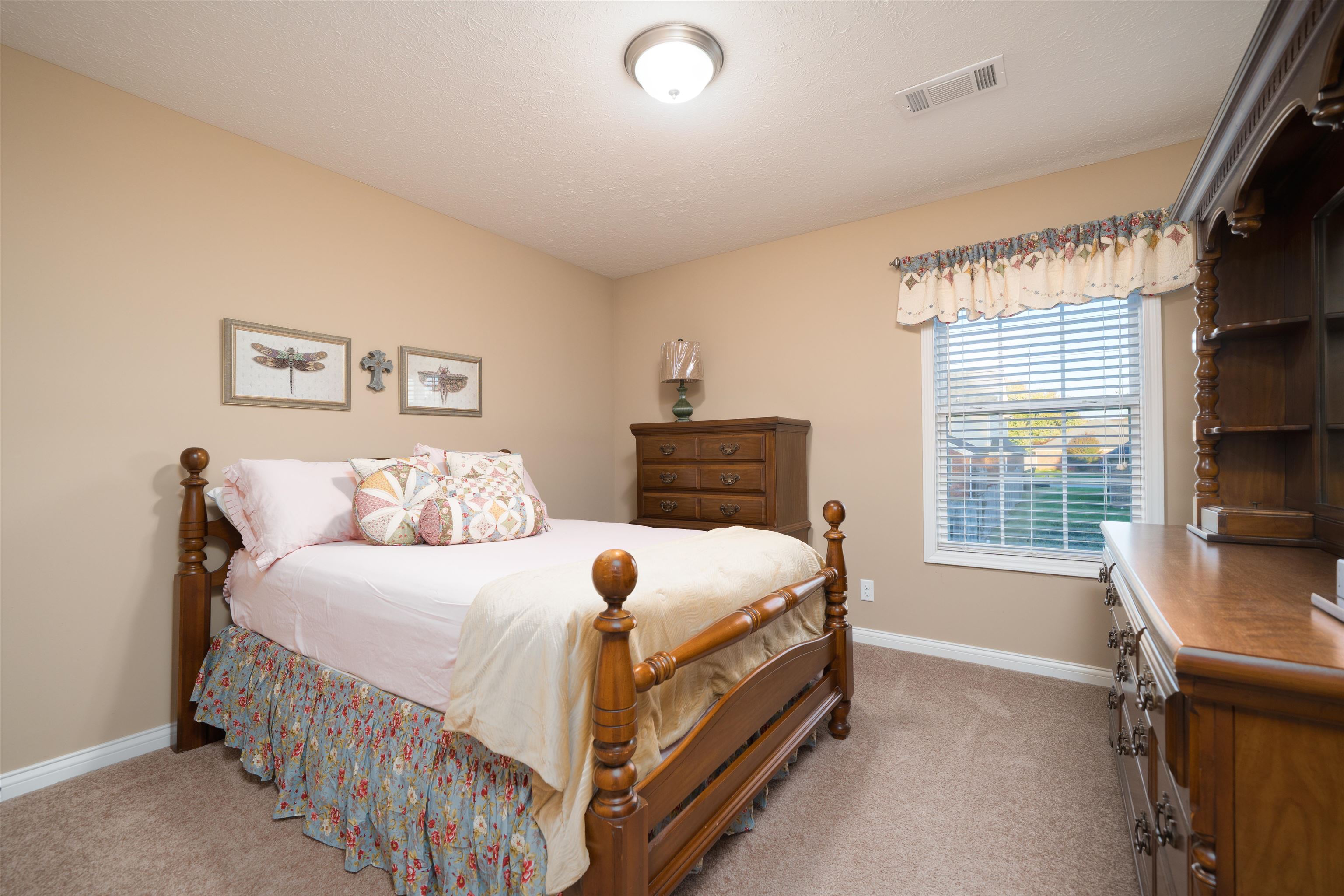 2000 Meadow Grass Creek, Owensboro, Kentucky 42303, 3 Bedrooms Bedrooms, ,2 BathroomsBathrooms,Single Family Residence,For Sale,Meadow Grass Creek,93468