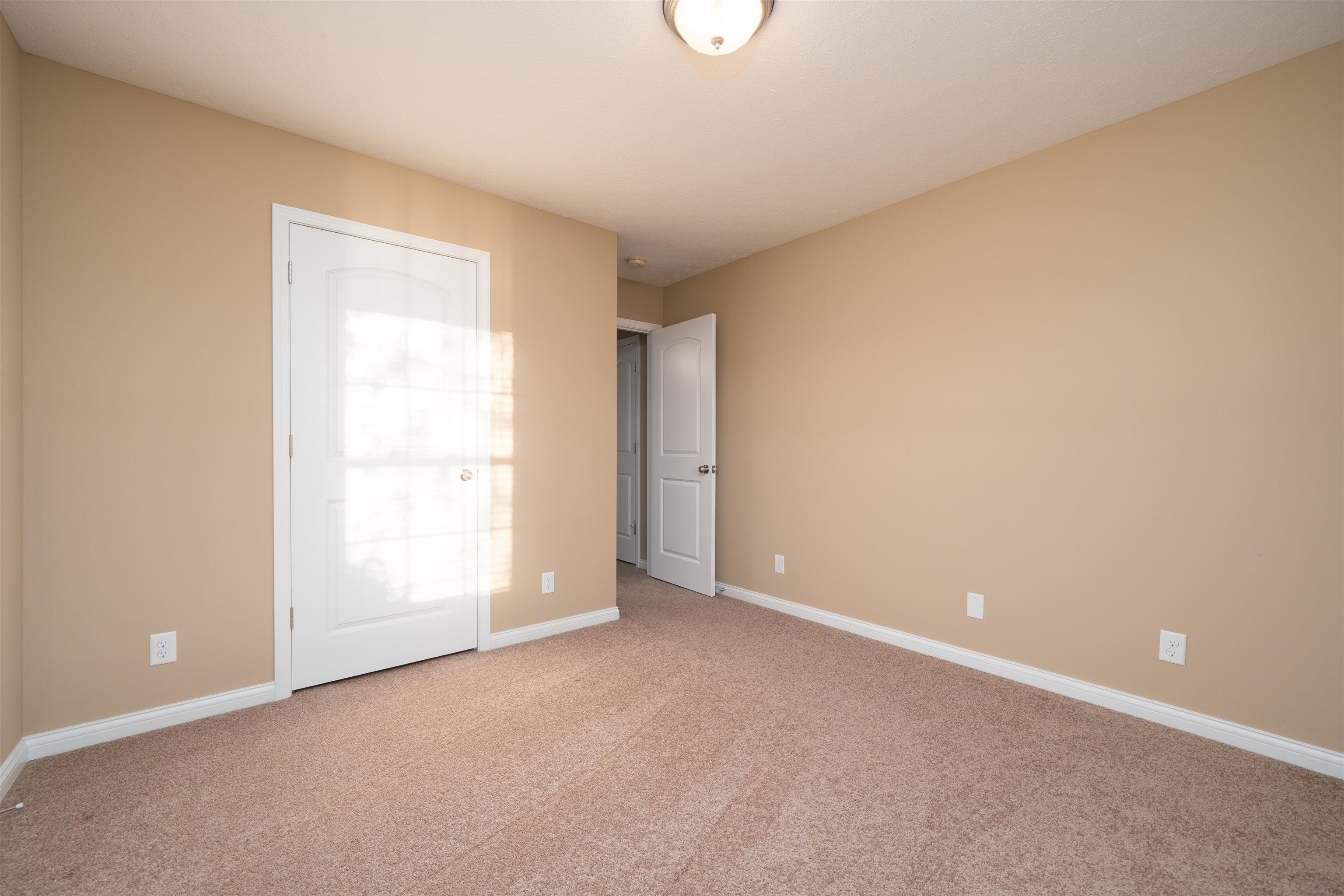 2000 Meadow Grass Creek, Owensboro, Kentucky 42303, 3 Bedrooms Bedrooms, ,2 BathroomsBathrooms,Single Family Residence,For Sale,Meadow Grass Creek,93468