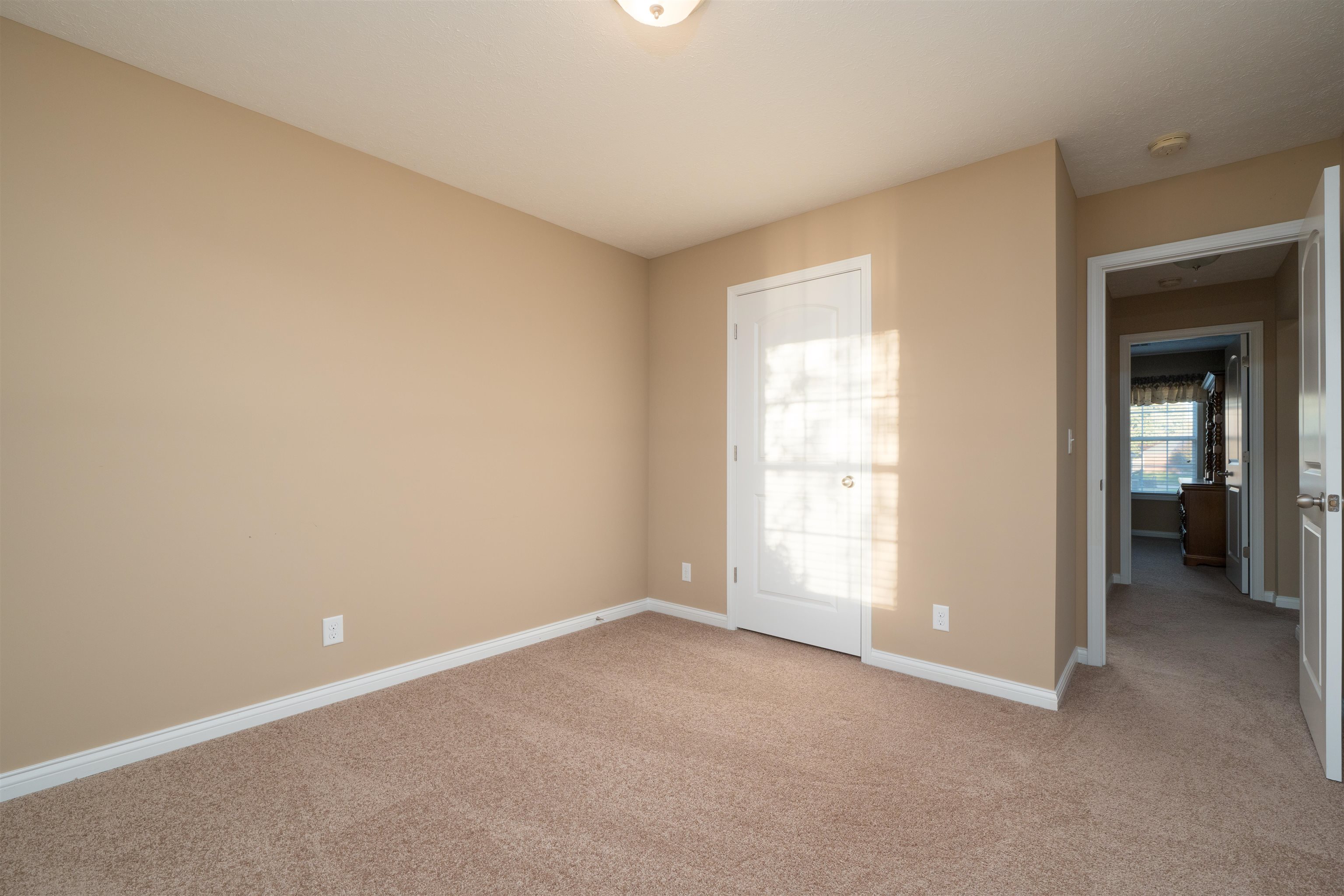 2000 Meadow Grass Creek, Owensboro, Kentucky 42303, 3 Bedrooms Bedrooms, ,2 BathroomsBathrooms,Single Family Residence,For Sale,Meadow Grass Creek,93468