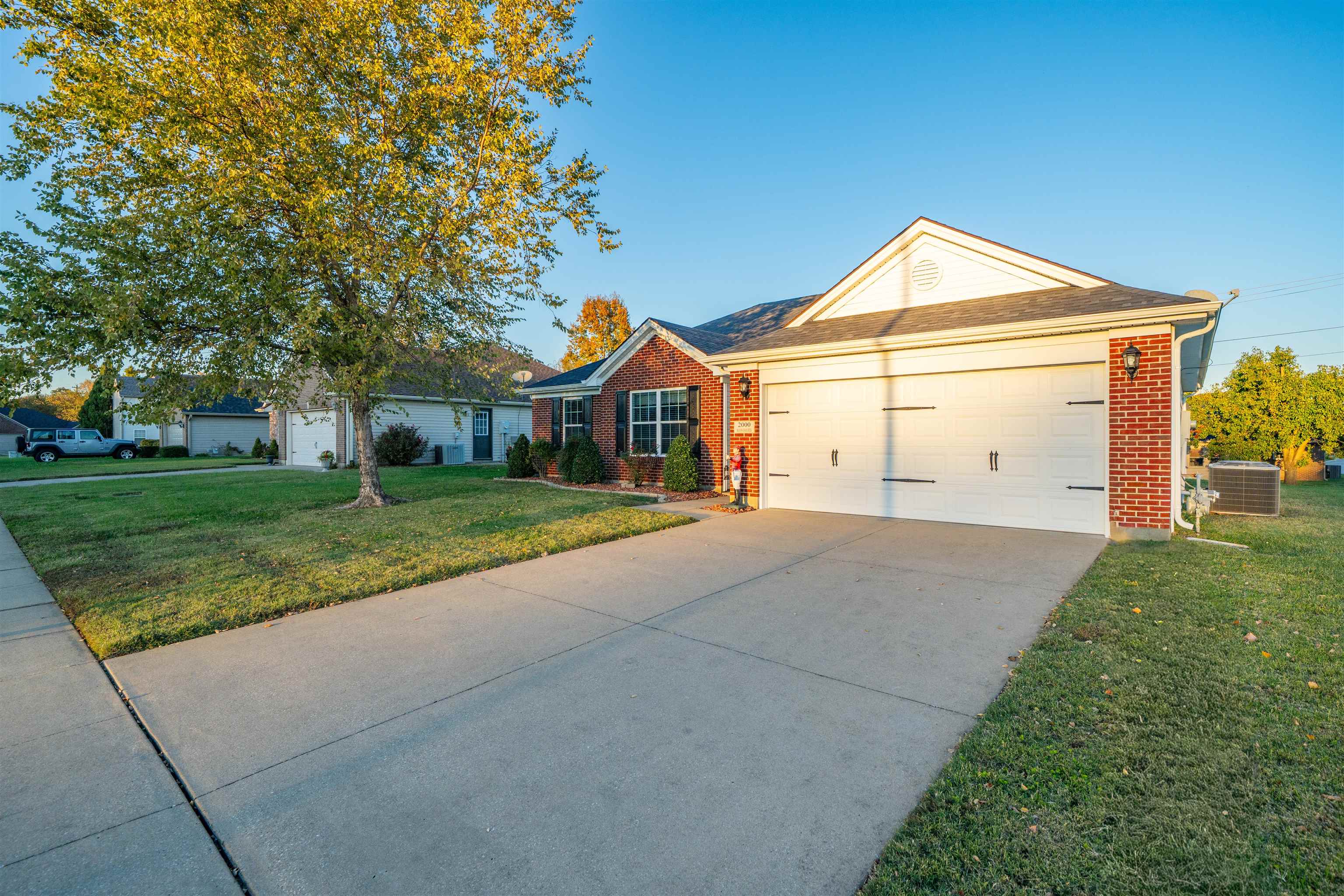 2000 Meadow Grass Creek, Owensboro, Kentucky 42303, 3 Bedrooms Bedrooms, ,2 BathroomsBathrooms,Single Family Residence,For Sale,Meadow Grass Creek,93468
