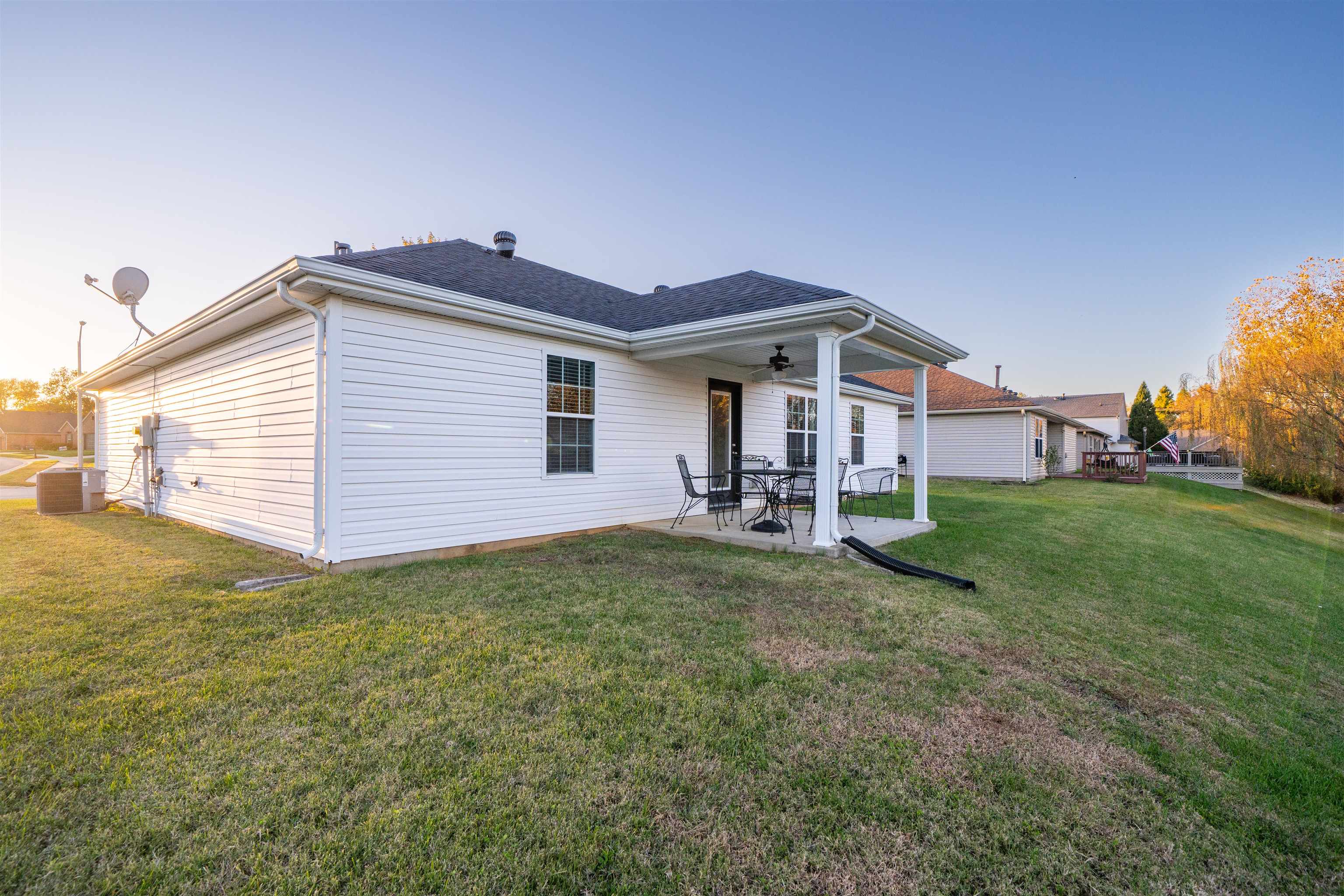 2000 Meadow Grass Creek, Owensboro, Kentucky 42303, 3 Bedrooms Bedrooms, ,2 BathroomsBathrooms,Single Family Residence,For Sale,Meadow Grass Creek,93468