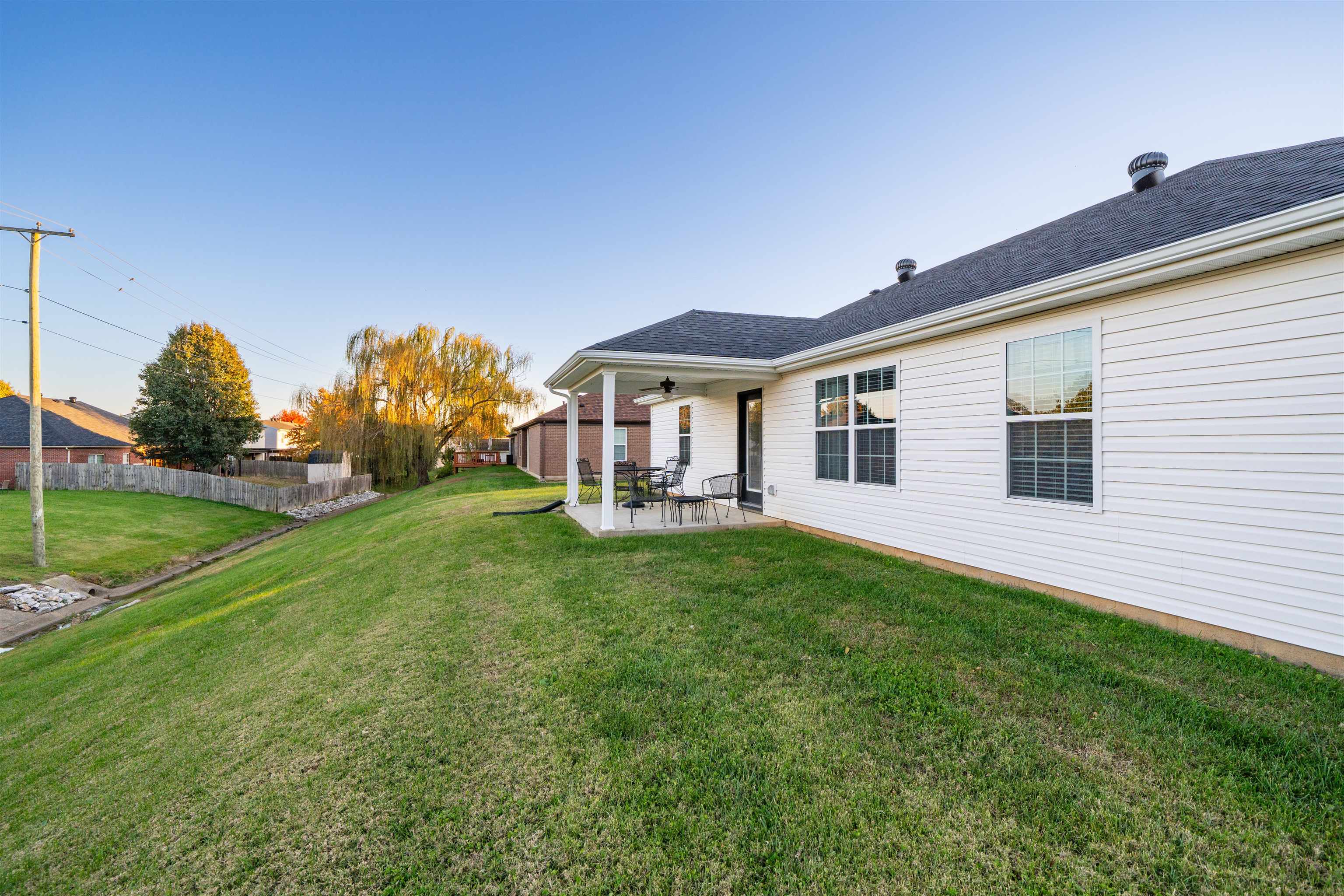 2000 Meadow Grass Creek, Owensboro, Kentucky 42303, 3 Bedrooms Bedrooms, ,2 BathroomsBathrooms,Single Family Residence,For Sale,Meadow Grass Creek,93468