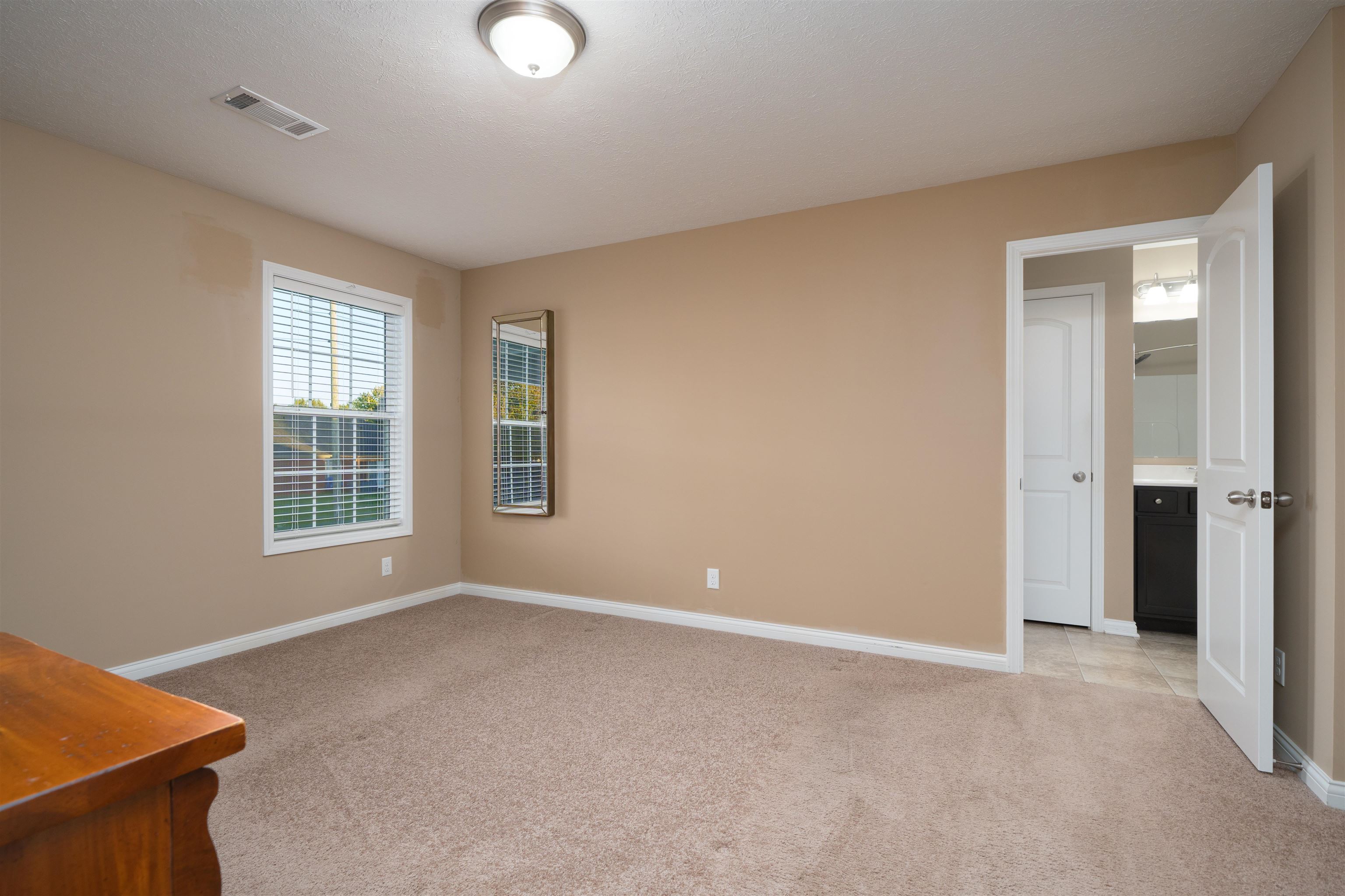 2000 Meadow Grass Creek, Owensboro, Kentucky 42303, 3 Bedrooms Bedrooms, ,2 BathroomsBathrooms,Single Family Residence,For Sale,Meadow Grass Creek,93468