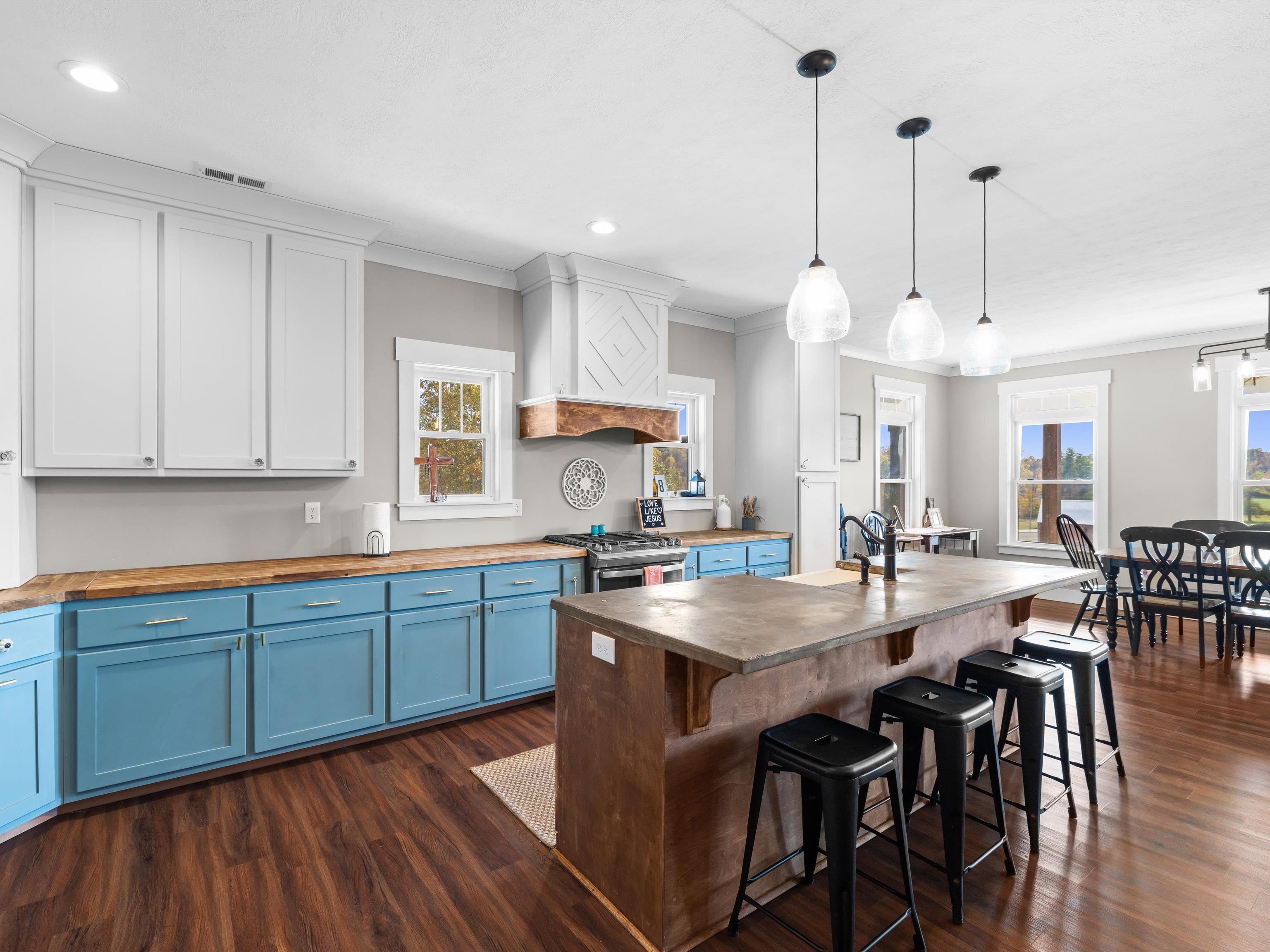 9945 Hwy 951, Philpot, Kentucky 42366, 6 Bedrooms Bedrooms, ,4 BathroomsBathrooms,Single Family Residence,For Sale,Hwy 951,93481