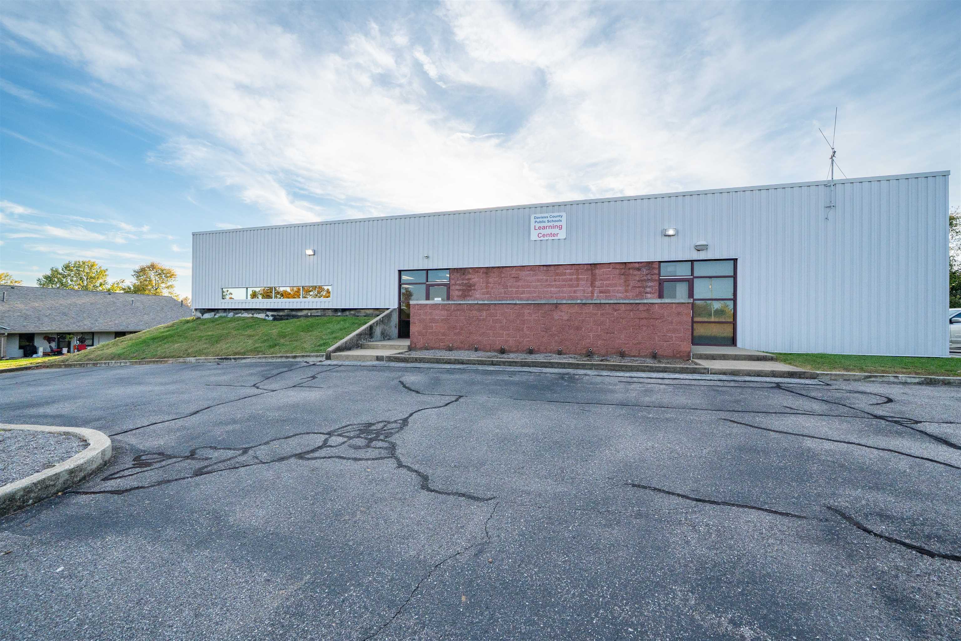 1650 Parrish Plaza Dr, Owensboro, Kentucky 42301, ,Business,For Sale,Parrish Plaza Dr,93485