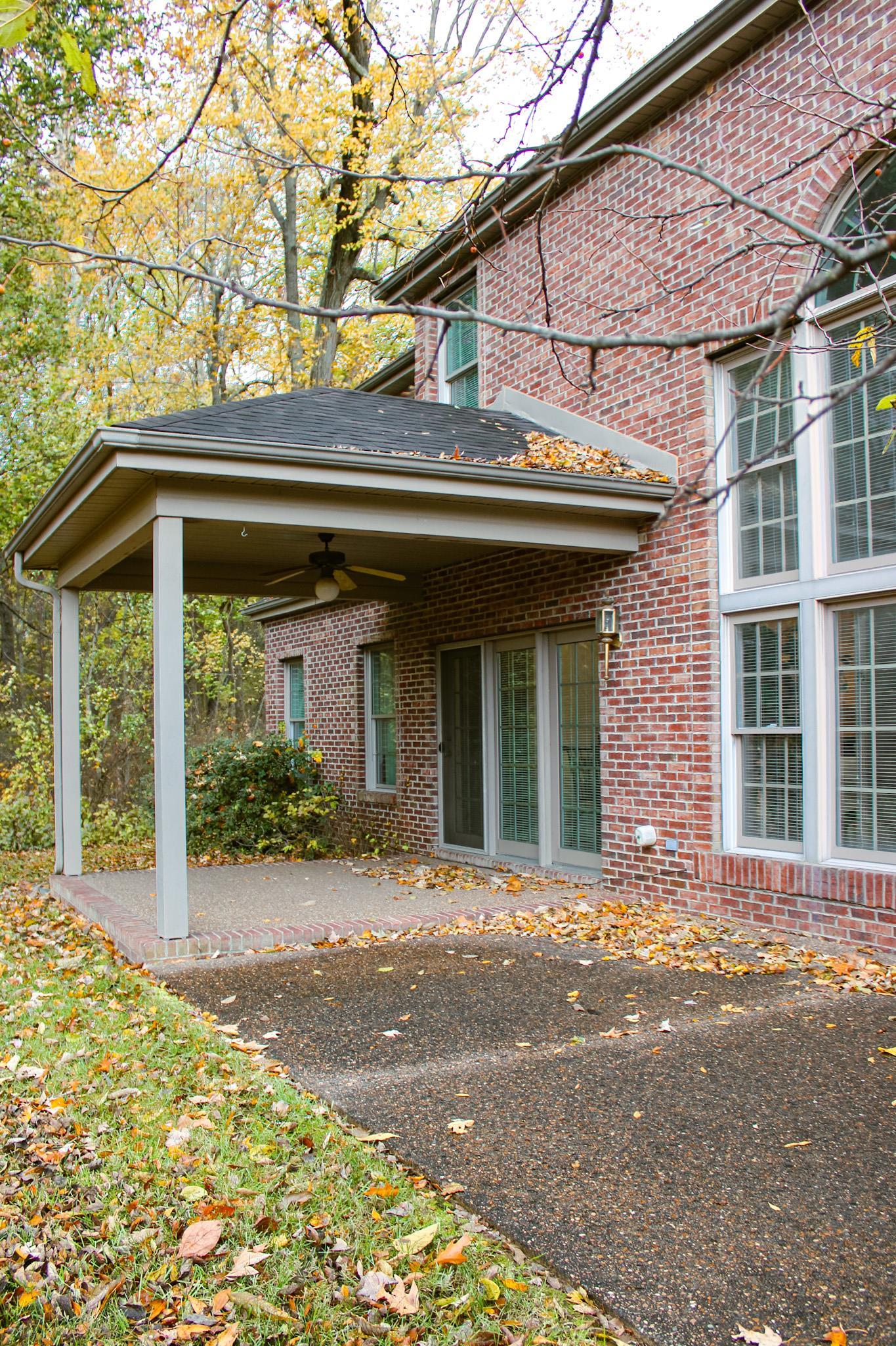 1400 Kingsbrooke, Owensboro, Kentucky 42303, 3 Bedrooms Bedrooms, ,2 BathroomsBathrooms,Single Family Residence,For Sale,Kingsbrooke,93506