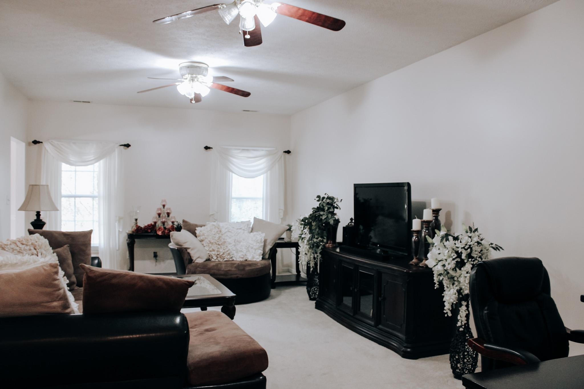 1400 Kingsbrooke, Owensboro, Kentucky 42303, 3 Bedrooms Bedrooms, ,2 BathroomsBathrooms,Single Family Residence,For Sale,Kingsbrooke,93506