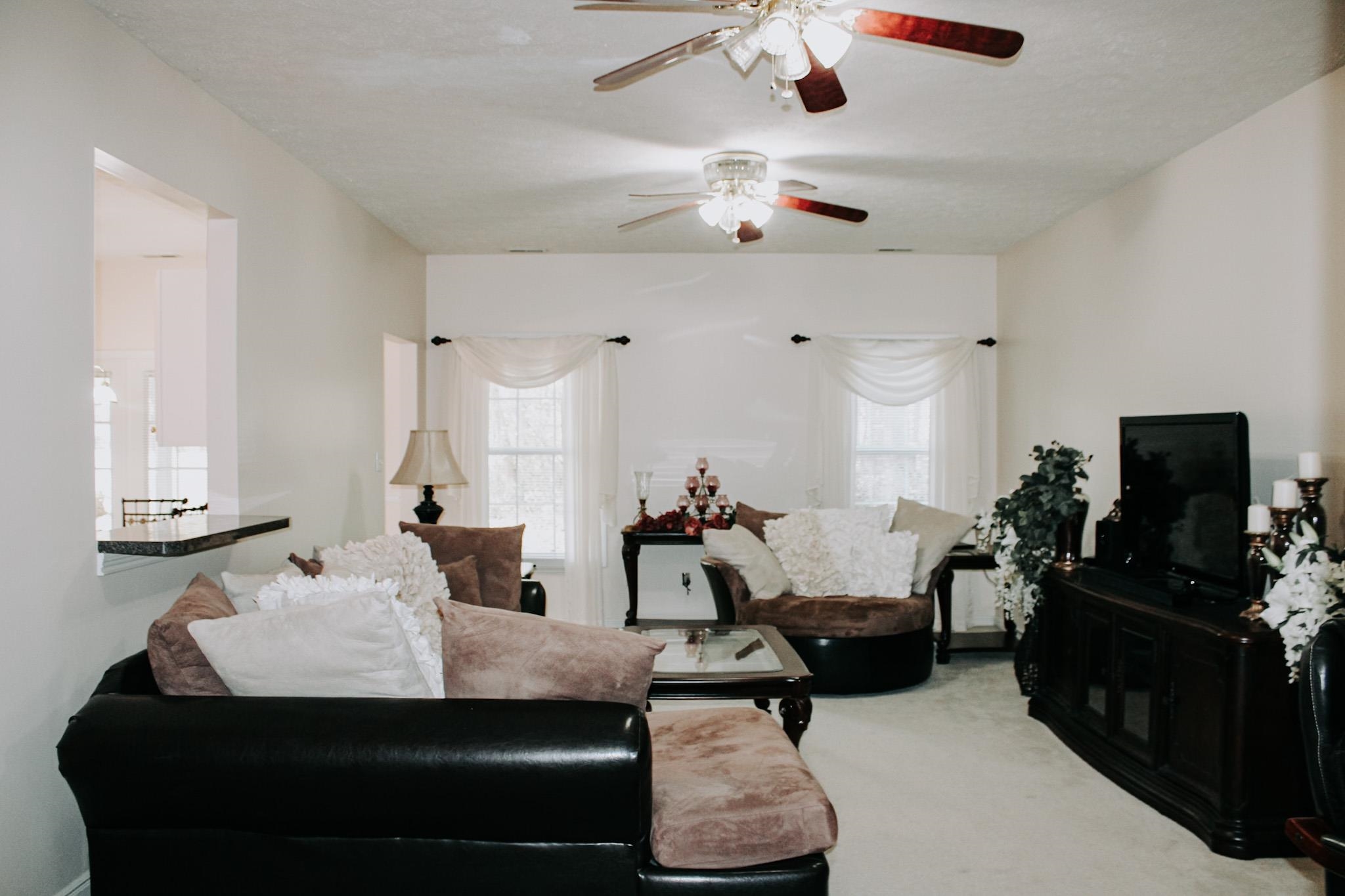 1400 Kingsbrooke, Owensboro, Kentucky 42303, 3 Bedrooms Bedrooms, ,2 BathroomsBathrooms,Single Family Residence,For Sale,Kingsbrooke,93506