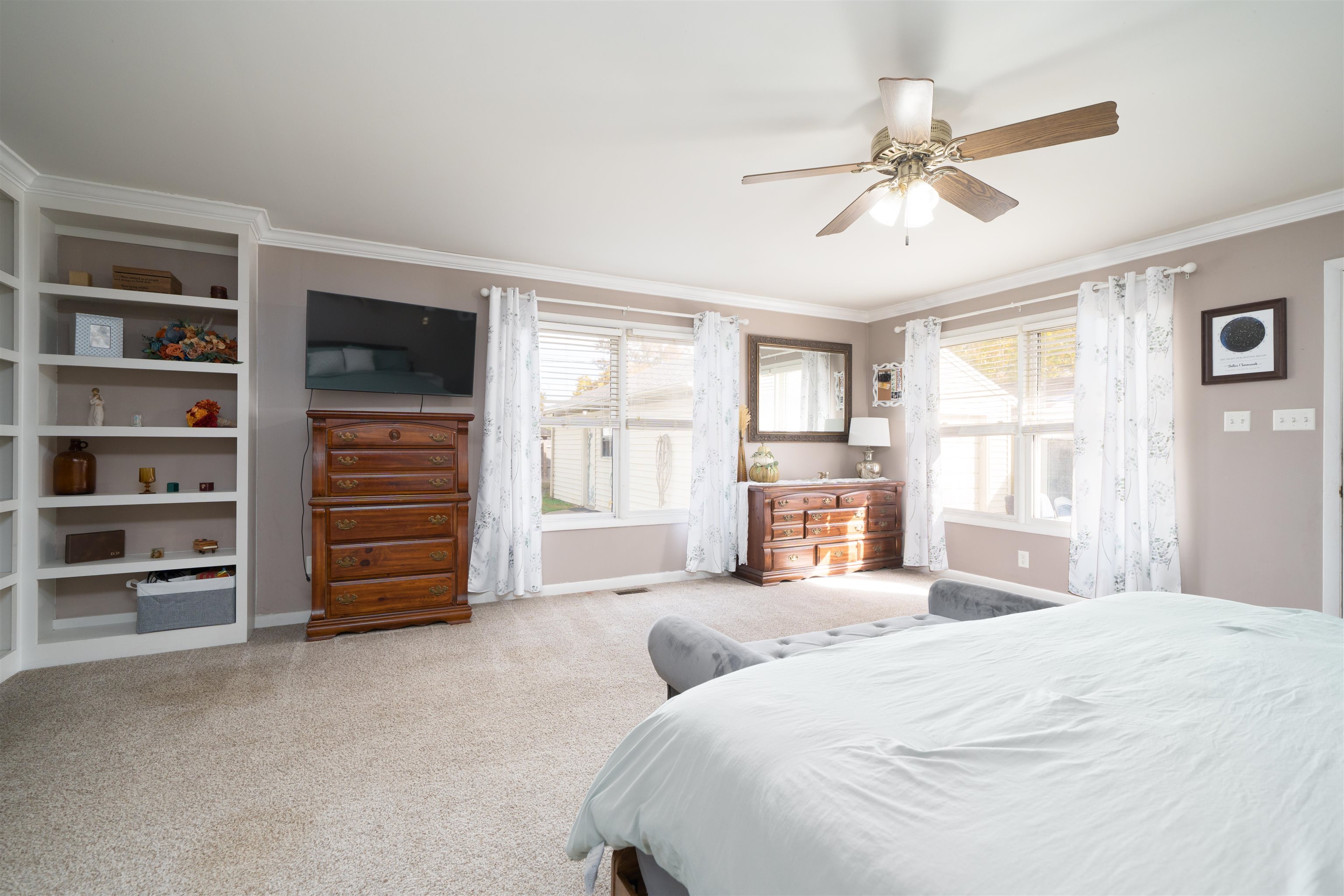 709 Lafayette Drive, Owensboro, Kentucky 42303, 4 Bedrooms Bedrooms, ,2 BathroomsBathrooms,Single Family Residence,For Sale,Lafayette Drive,93511