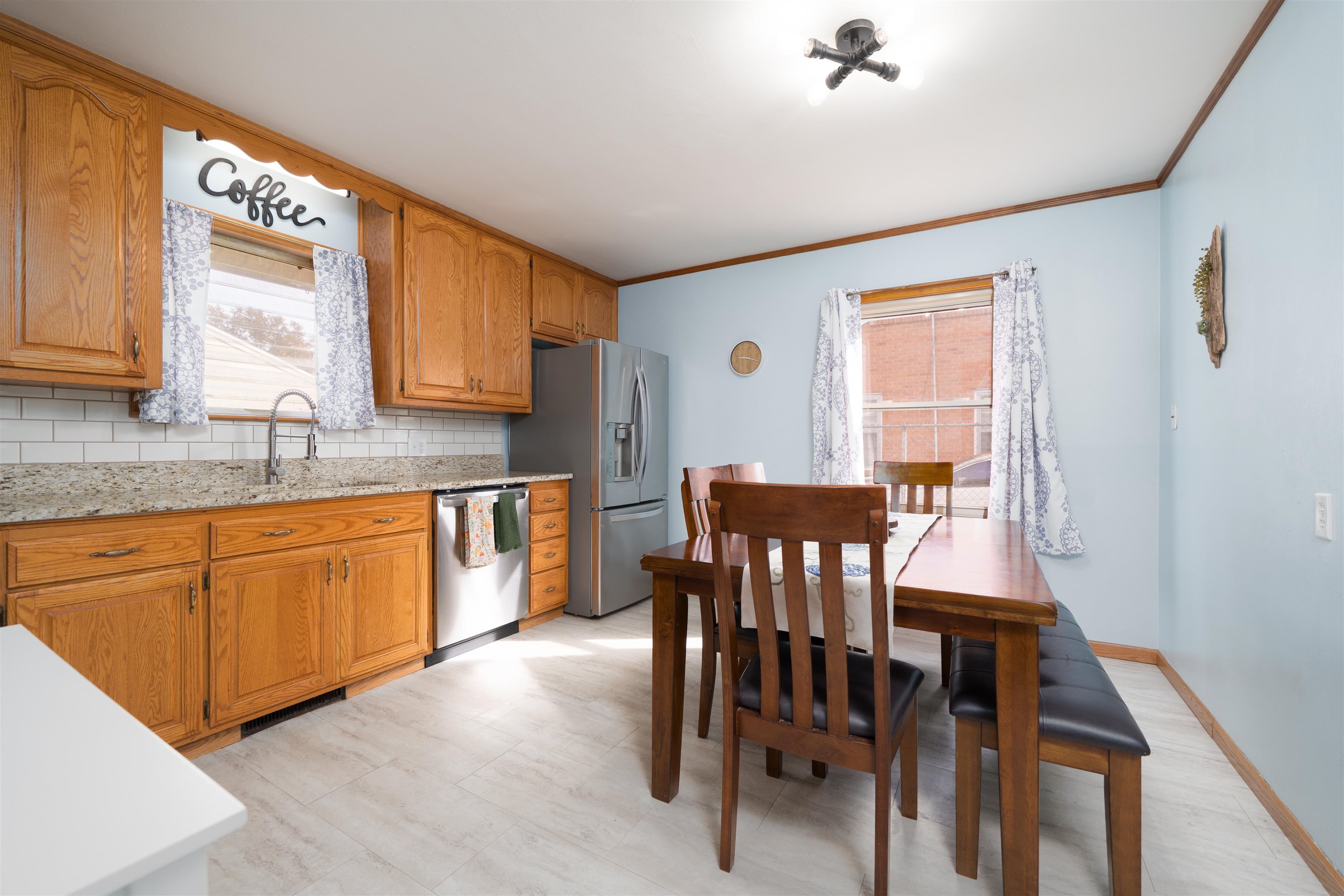 709 Lafayette Drive, Owensboro, Kentucky 42303, 4 Bedrooms Bedrooms, ,2 BathroomsBathrooms,Single Family Residence,For Sale,Lafayette Drive,93511