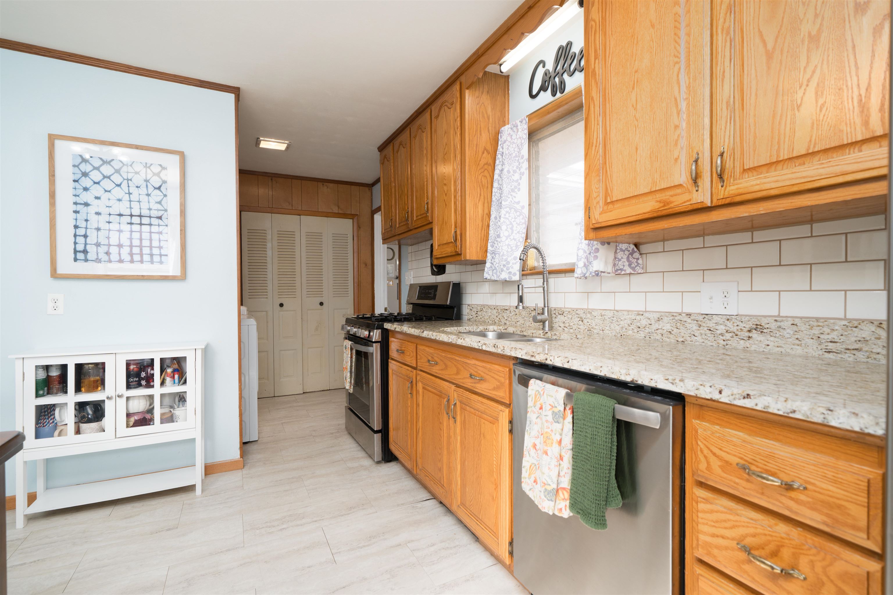 709 Lafayette Drive, Owensboro, Kentucky 42303, 4 Bedrooms Bedrooms, ,2 BathroomsBathrooms,Single Family Residence,For Sale,Lafayette Drive,93511