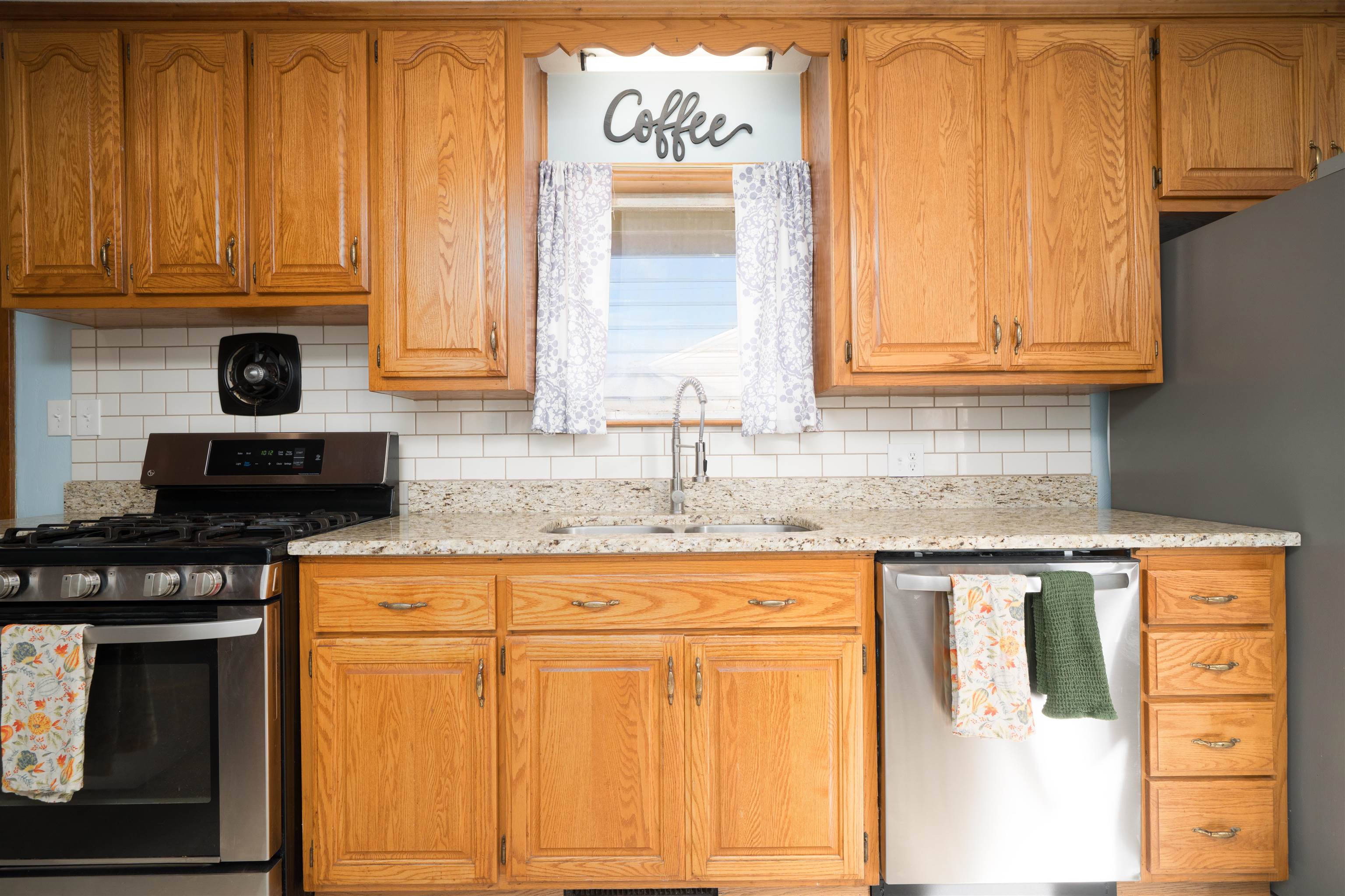 709 Lafayette Drive, Owensboro, Kentucky 42303, 4 Bedrooms Bedrooms, ,2 BathroomsBathrooms,Single Family Residence,For Sale,Lafayette Drive,93511