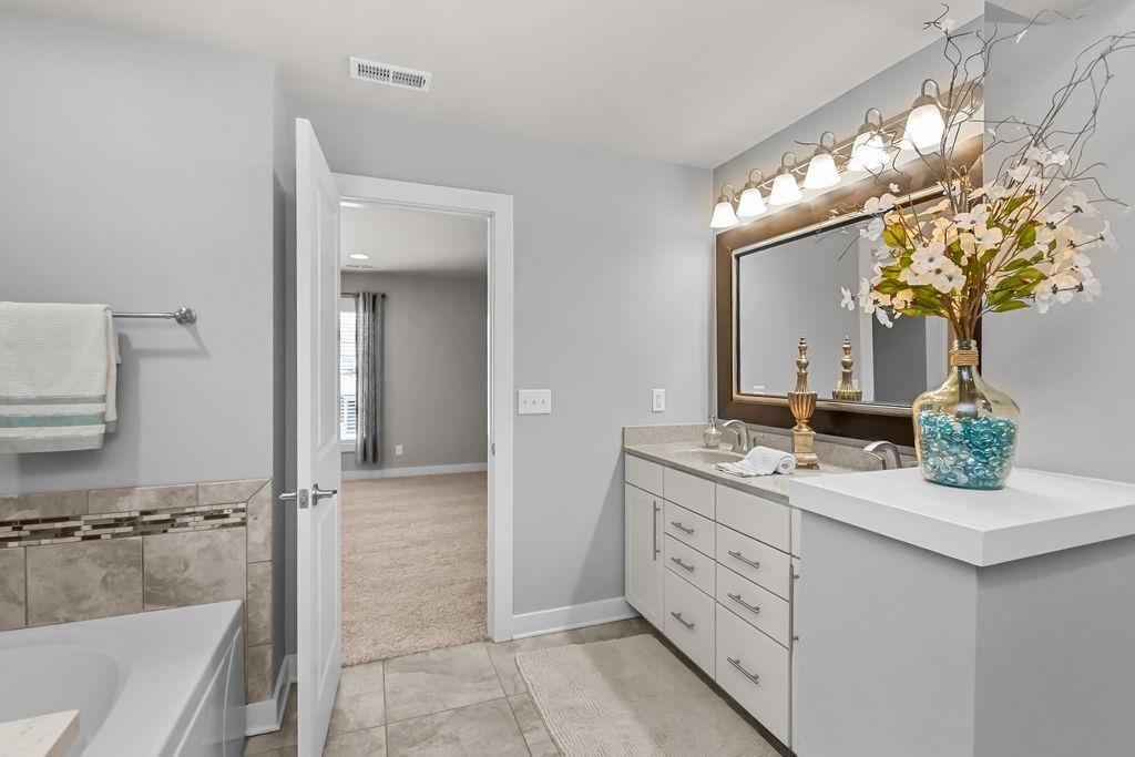 4456 Springhurst Lane, Owensboro, Kentucky 42303, 4 Bedrooms Bedrooms, ,2 BathroomsBathrooms,Single Family Residence,For Sale,Springhurst Lane,93515