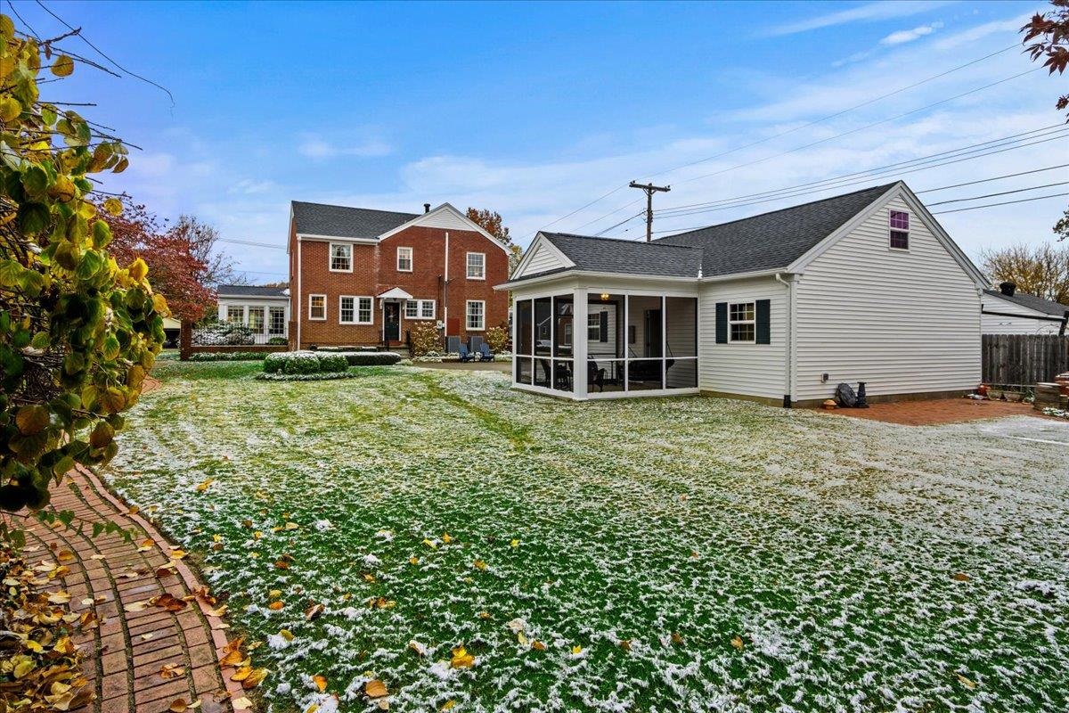 604 Ford Ave, Owensboro, Kentucky 42301, 4 Bedrooms Bedrooms, ,2 BathroomsBathrooms,Single Family Residence,For Sale,Ford Ave,93532